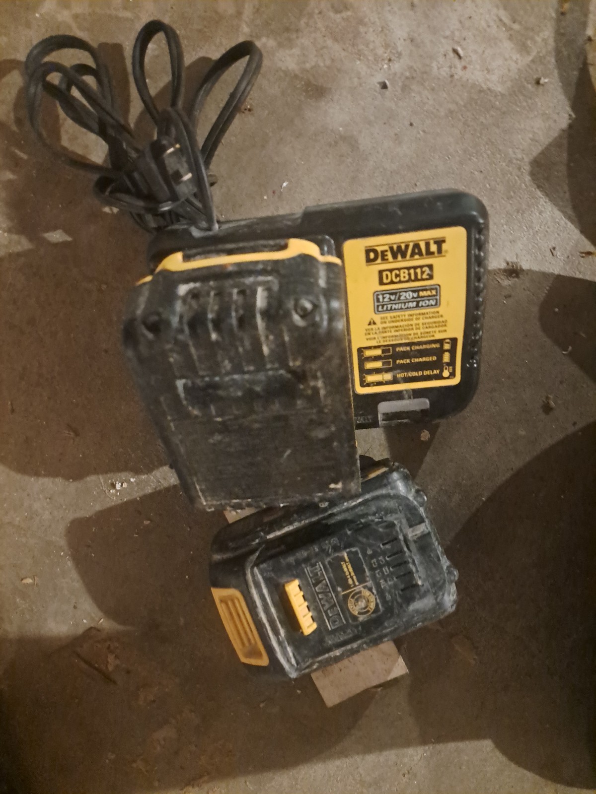 DeWALT Lithium-Ion Battery Charger