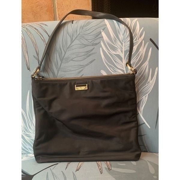 Kate Spade Black Nylon Shoulder Purse Shoulder Bag w/ Leather Handle Bottom feet