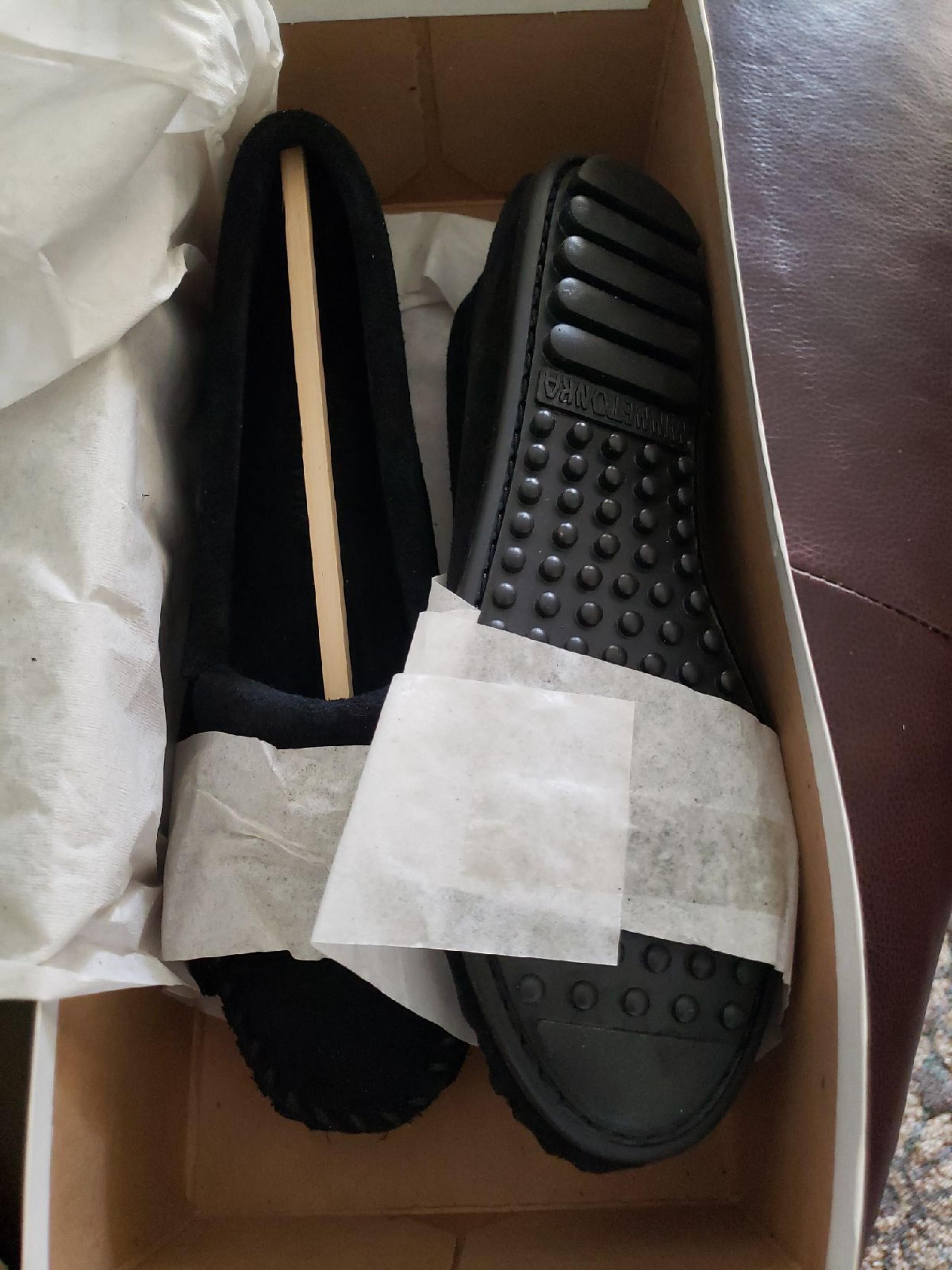 NWT Minnetonka Moccasin black suede 5.5