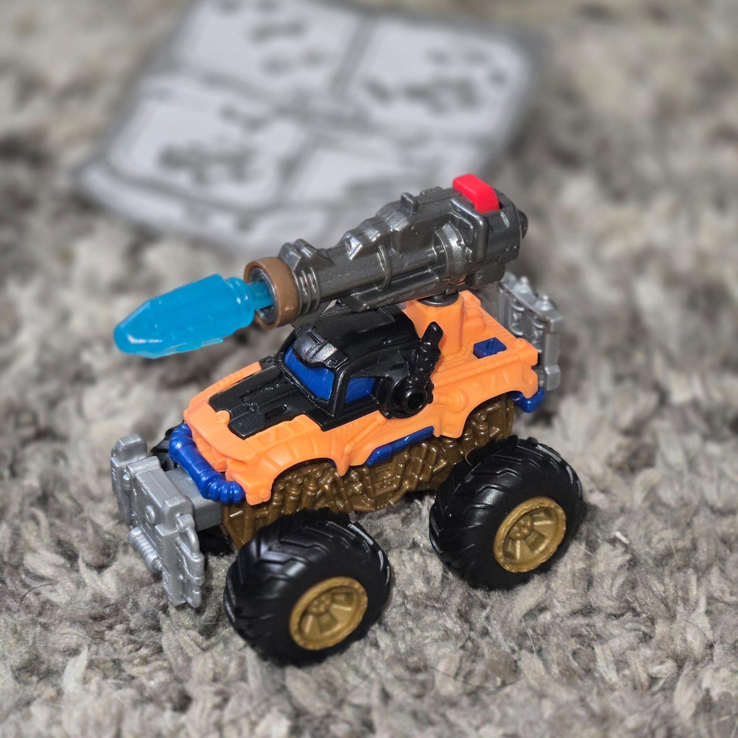 Zuru Monster Trucks Color Changing Jawz & Blazer