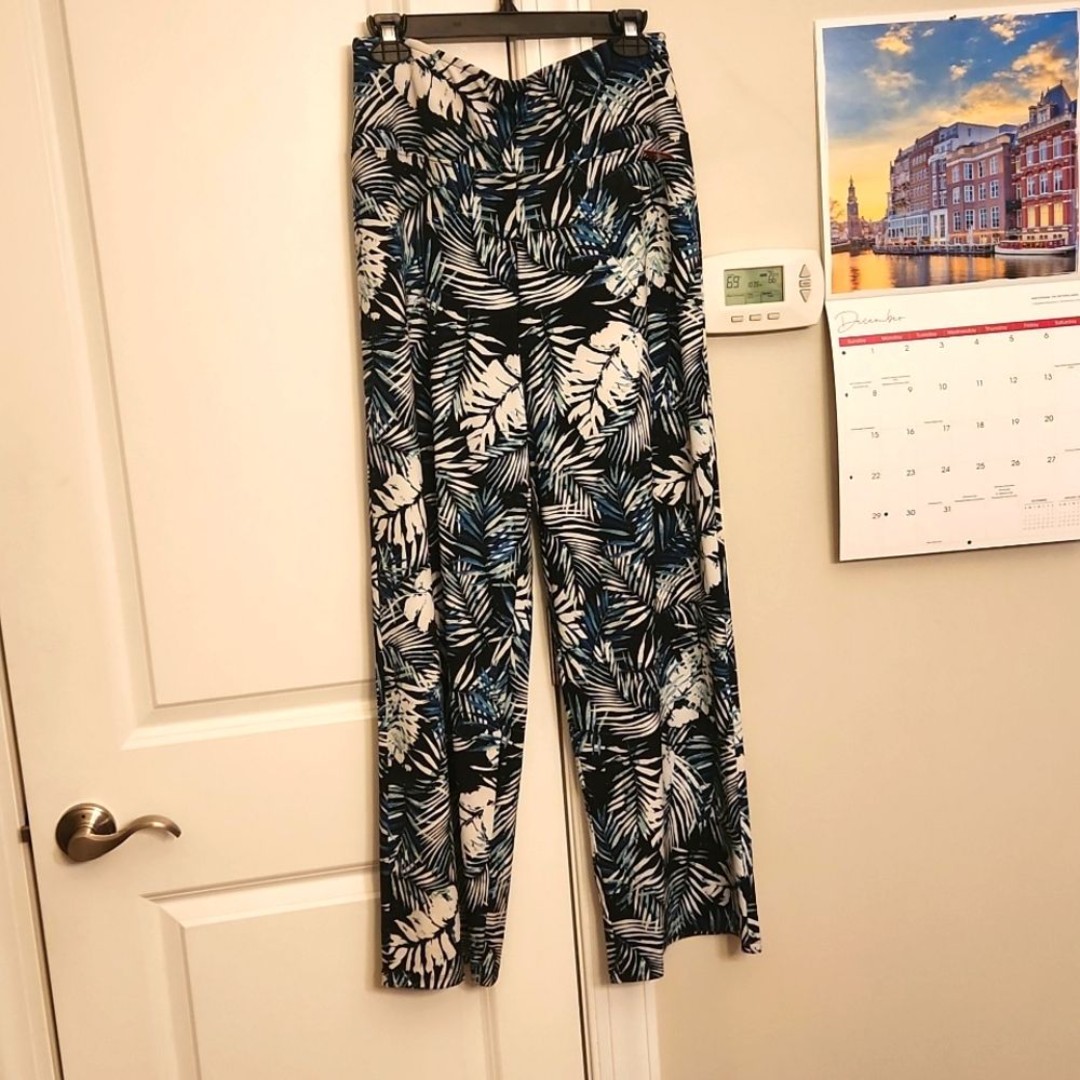 Spanx Women's Go With the Flow Wide-Leg Pants in Blue Palm Print Size M