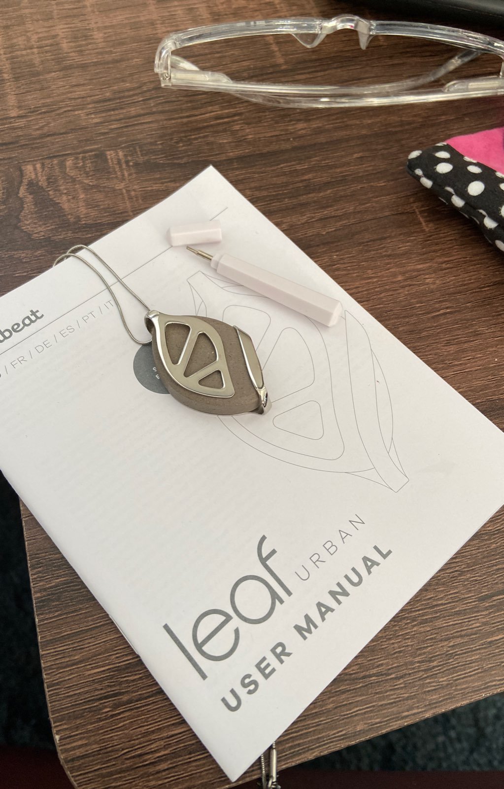 Leaf Urban health monitor pendant neckla