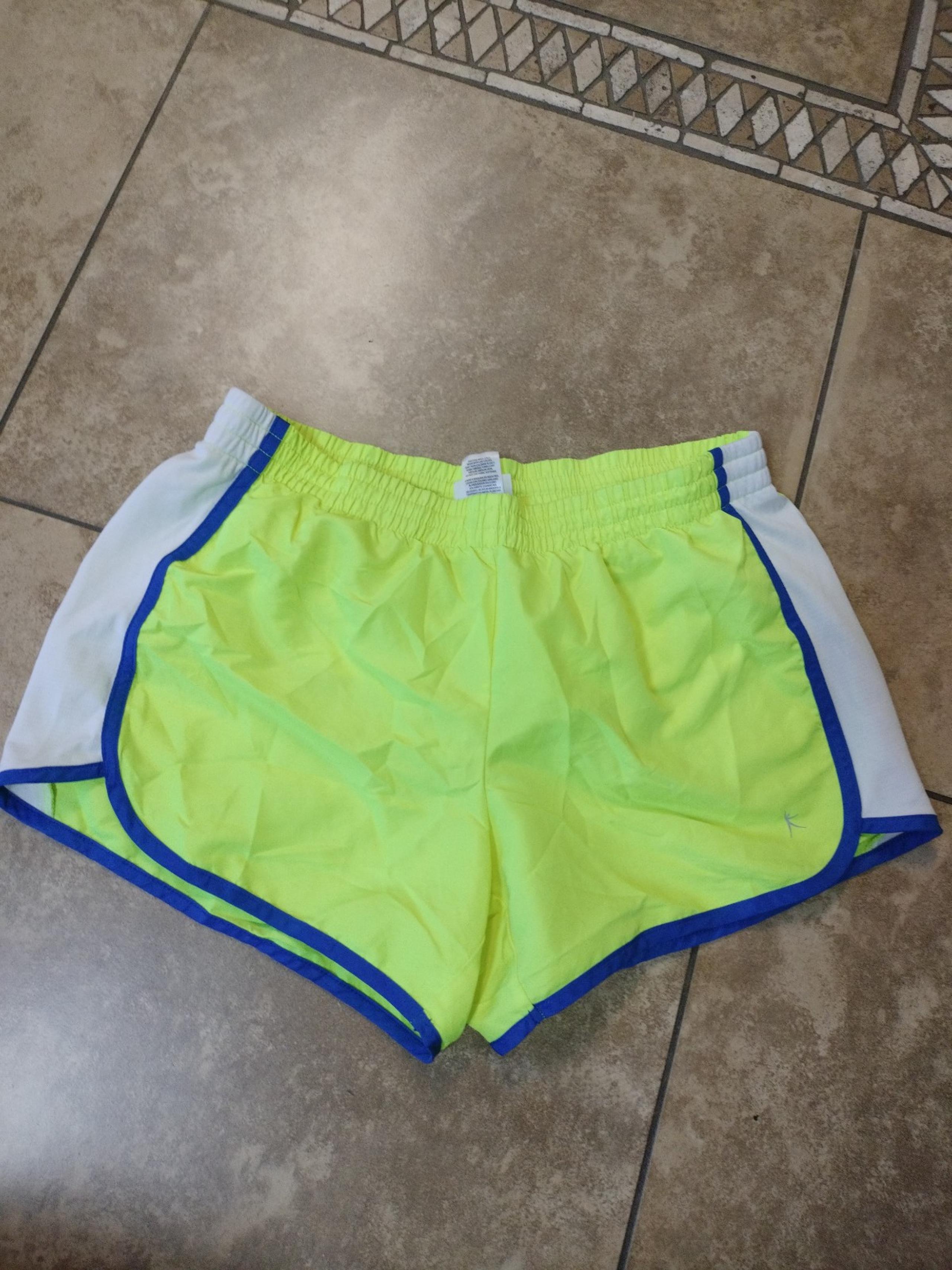 Danskin now shorts for women size M
