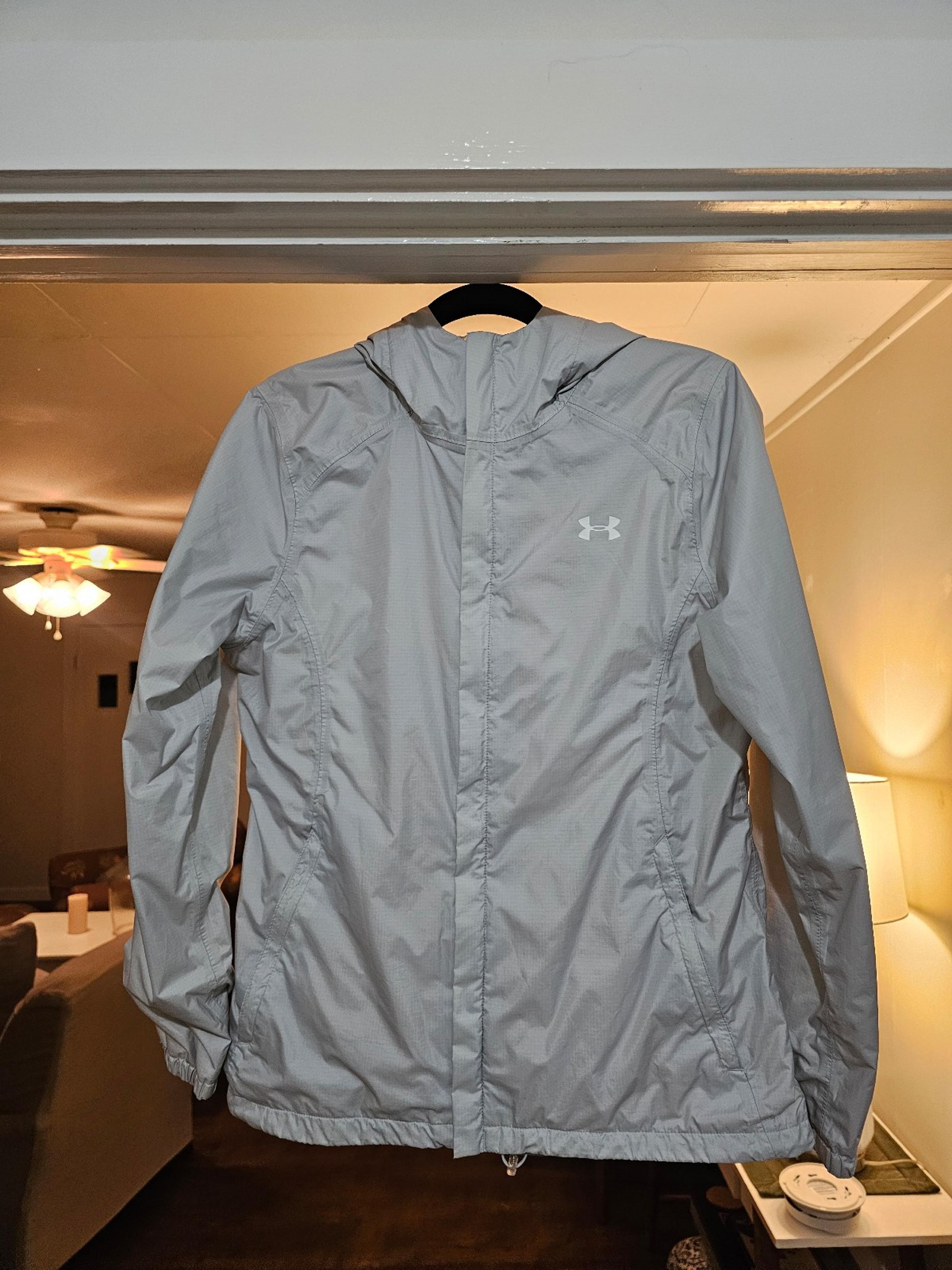 Under Armour Women's Full-Zip Windbreaker M