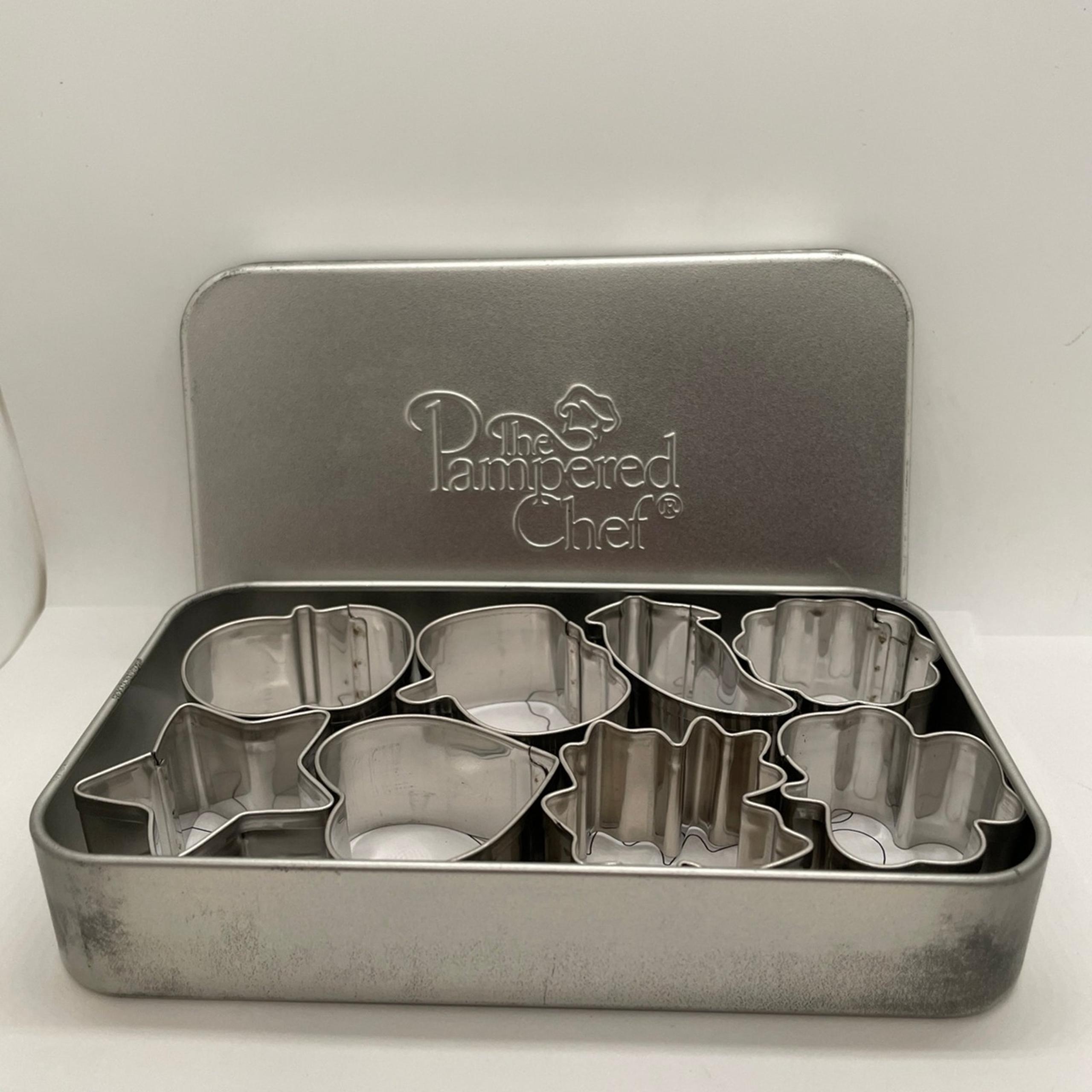 Pampered Chef Creative Cutters 8ct Cookie Cutters