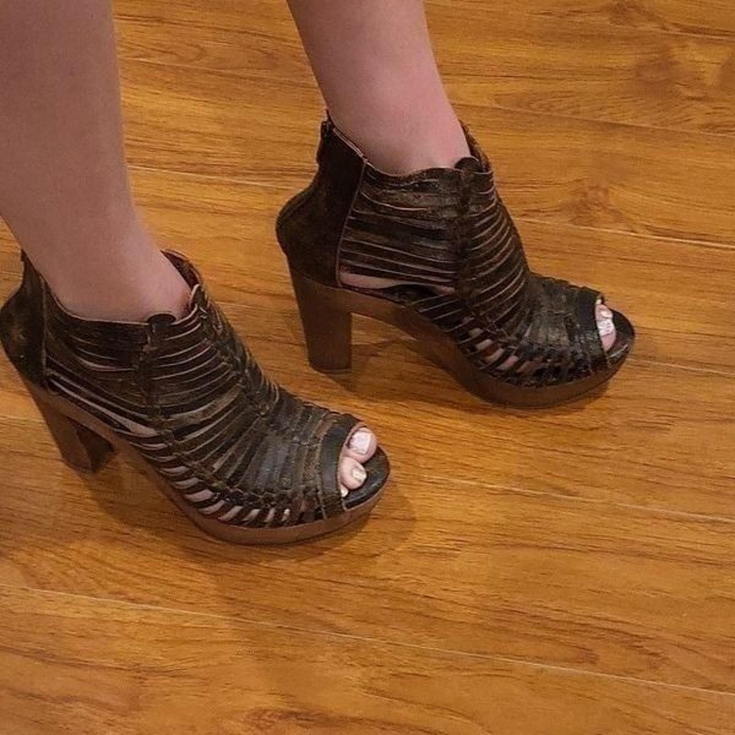 Wooden platform shoes size 9