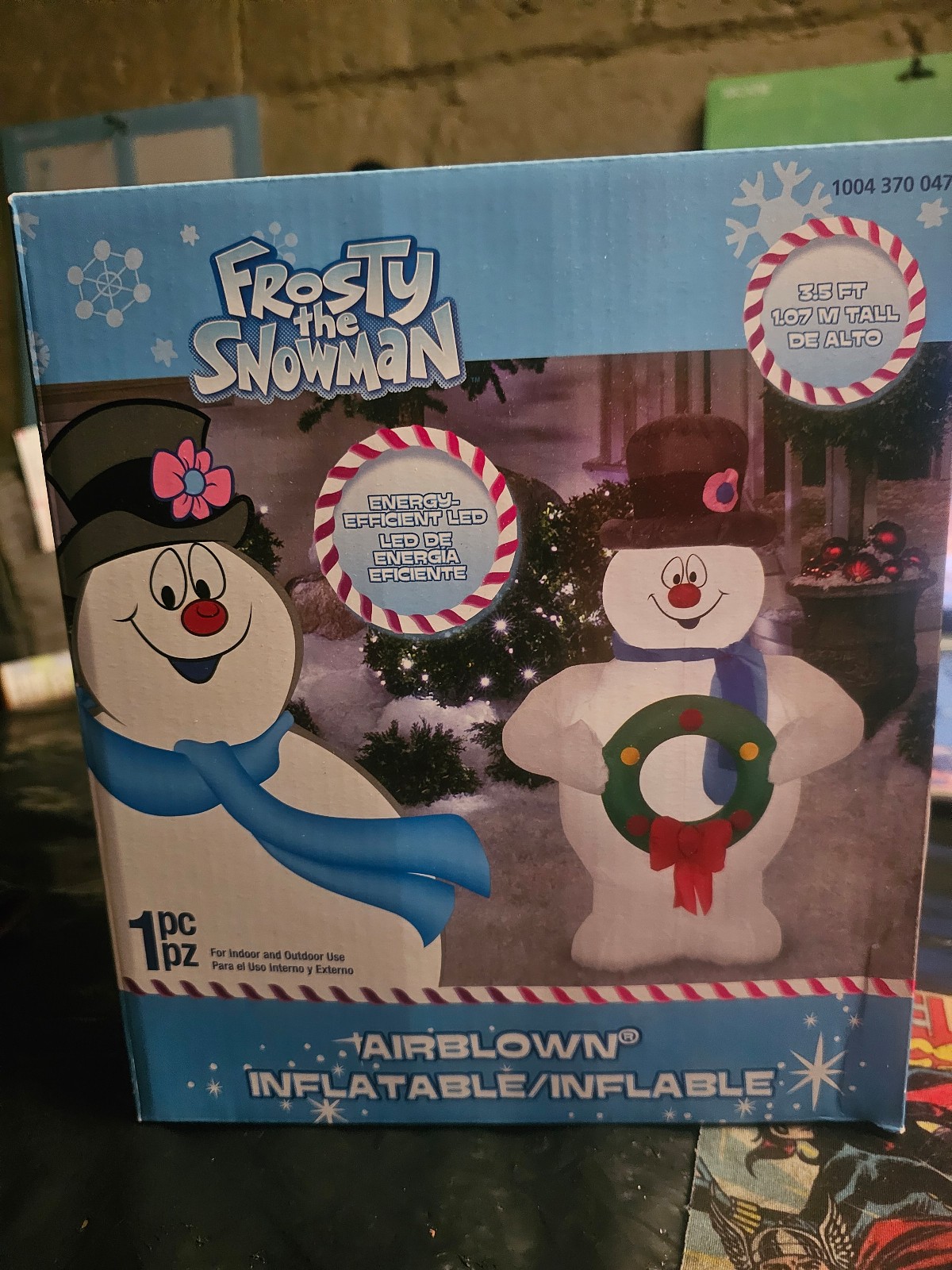 Gemmy Airblown Inflatables 3.5” Ft Tall Frosty the Snowman With Wreath Light Up