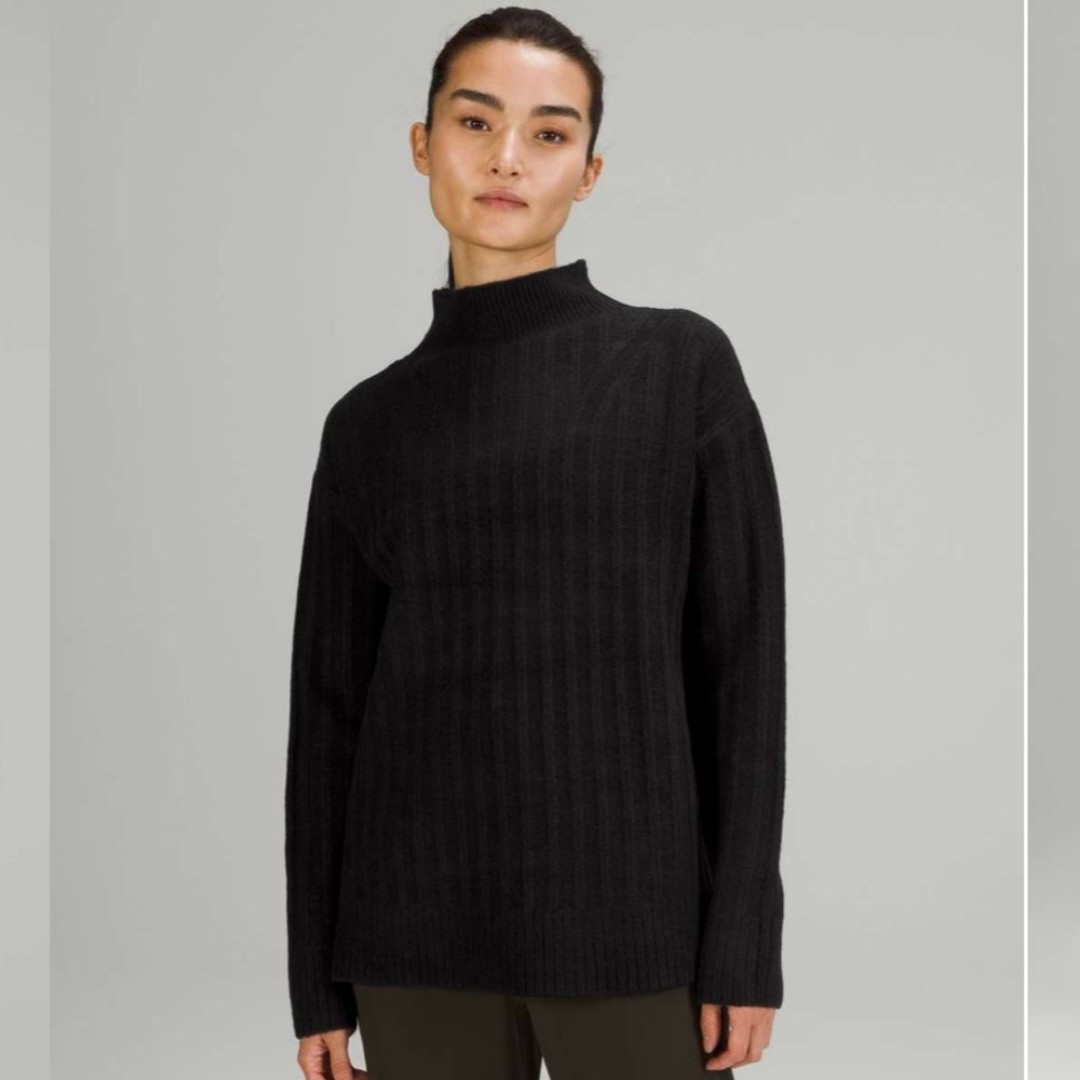 LULULEMON black Twin Rib Turtleneck Sweater