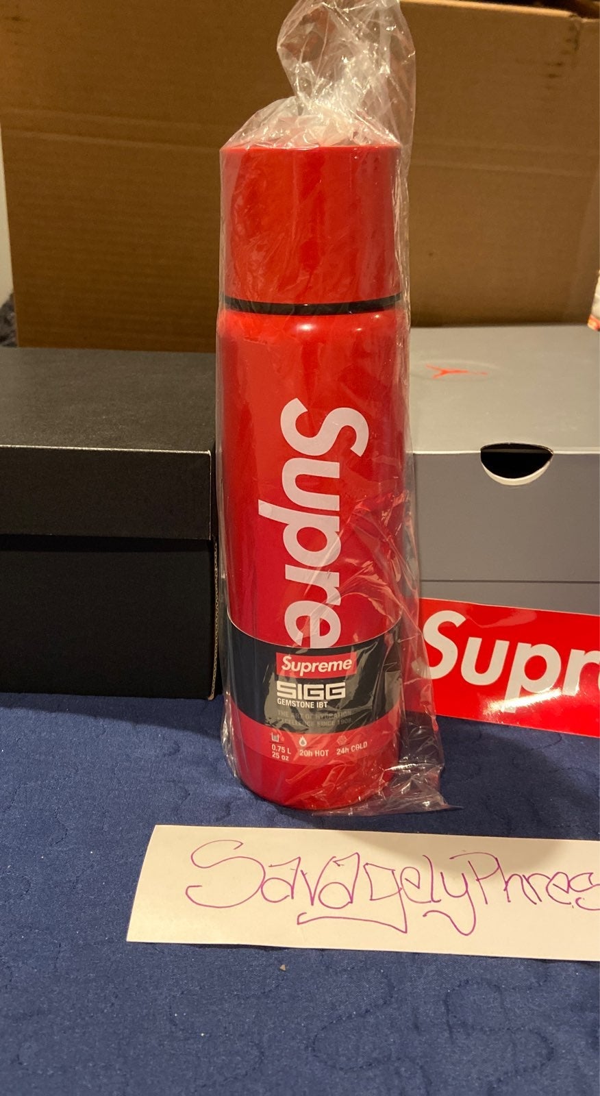 Supreme x Siggs Vaccum Insulated 0.75 L