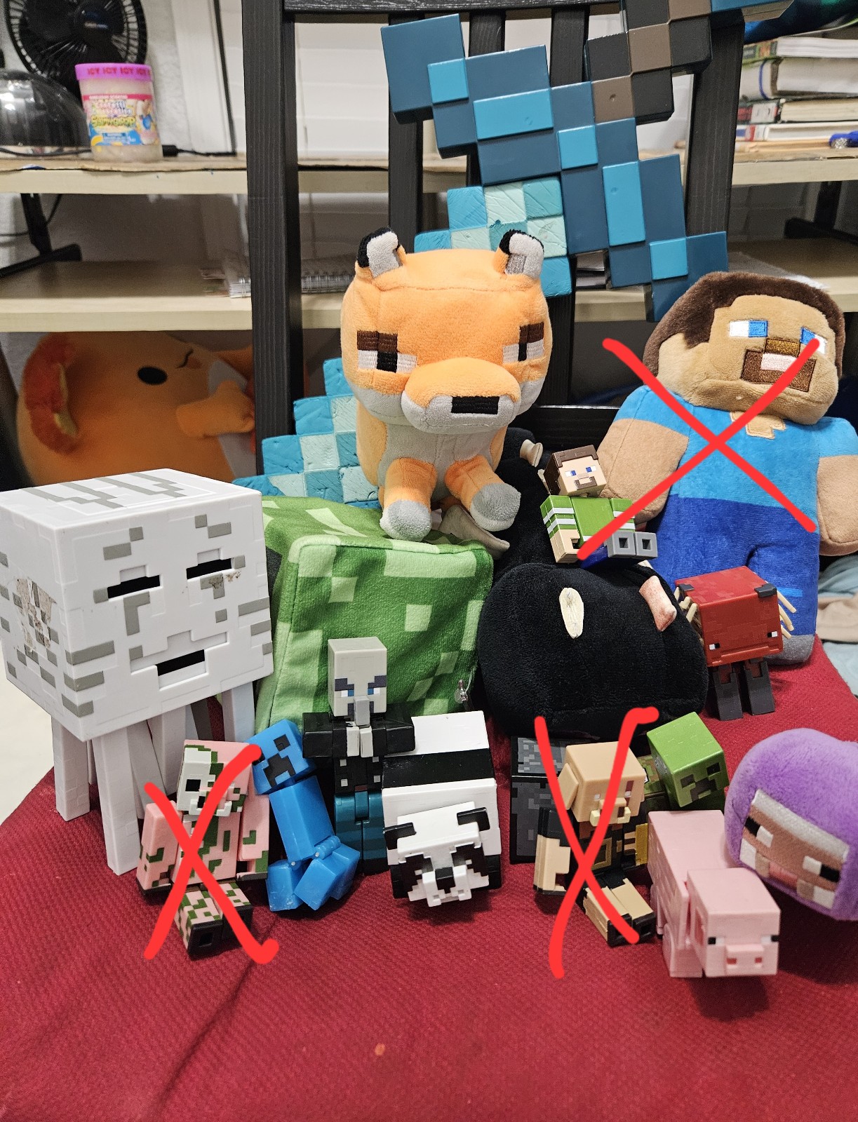 Lot 19 Minecraft toy inlcuding plushy plushies plush and mini figure gift