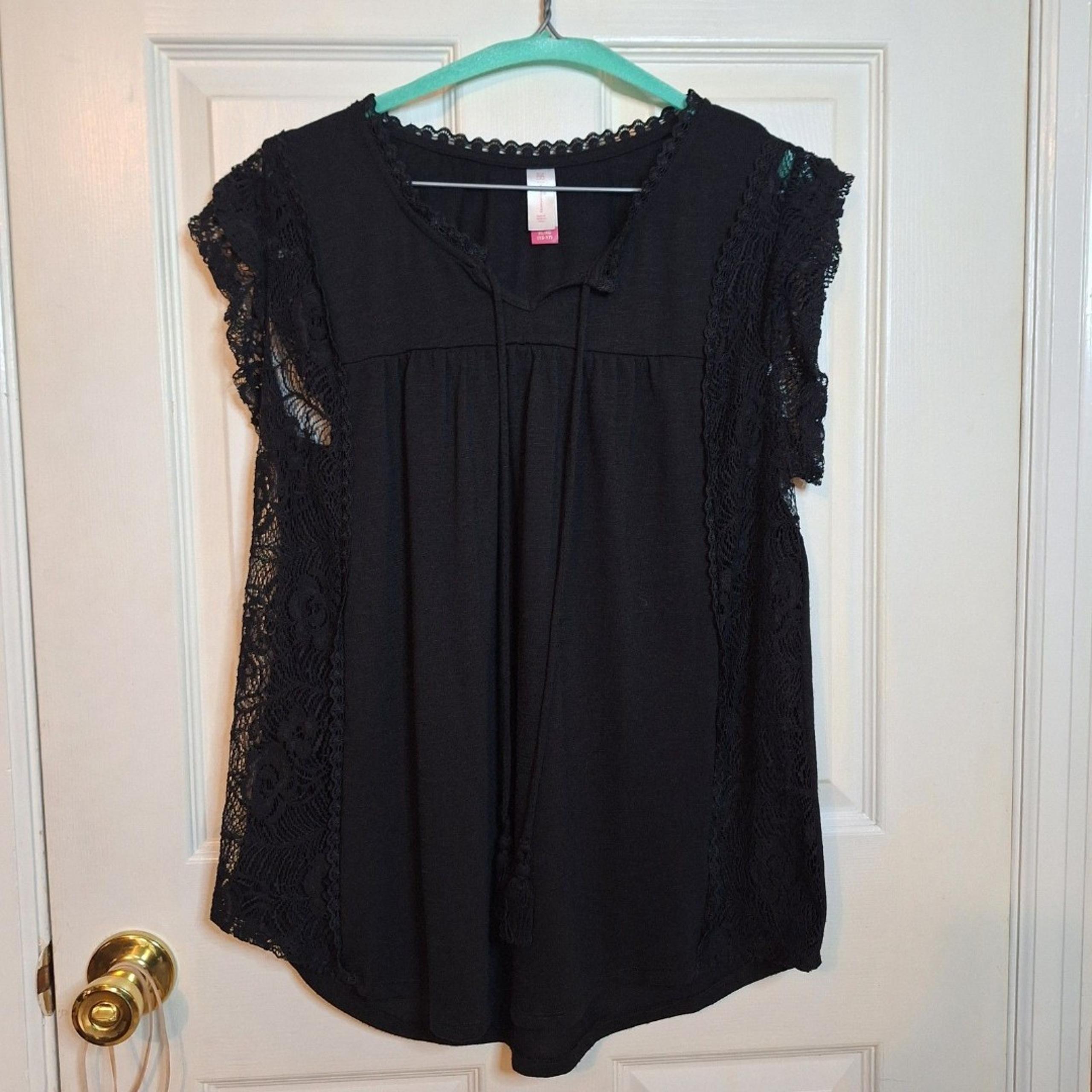 No Boundaries Black Lace Sides Flutter Sleeve V Neck Tunic Top Boho Size XL