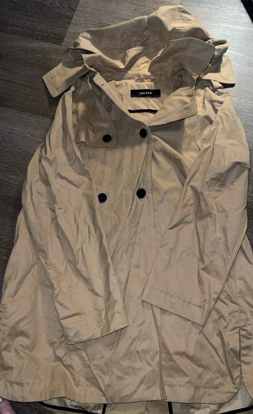 Zara Basic golden tan hooded trench coat. M. VGUC. Hood is detachable.