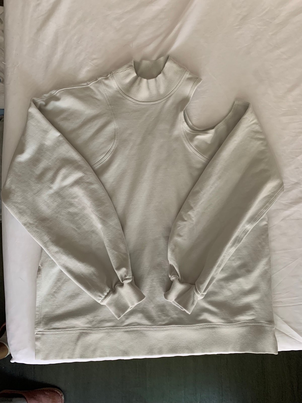 Lululemon la asymmetrical cut out crew size 6