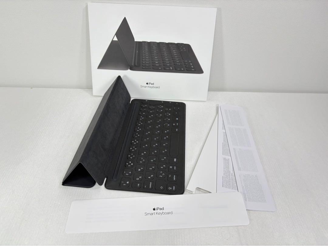 Apple Smart Keyboard for iPad (7th/8th/9th gen) and iPad Air