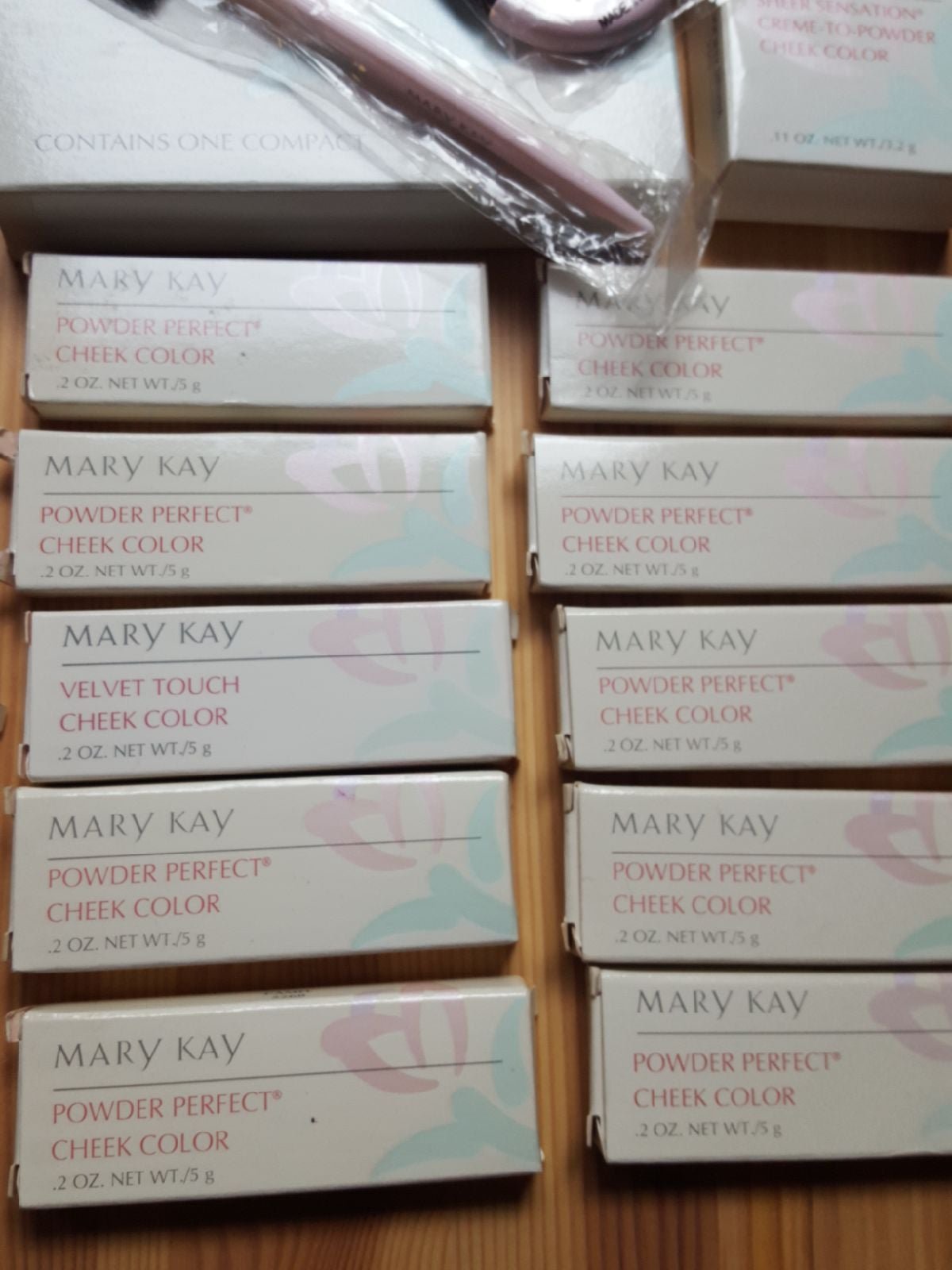 CUSTOM COMPACT & GLAMOUR, MARY KAY - detail