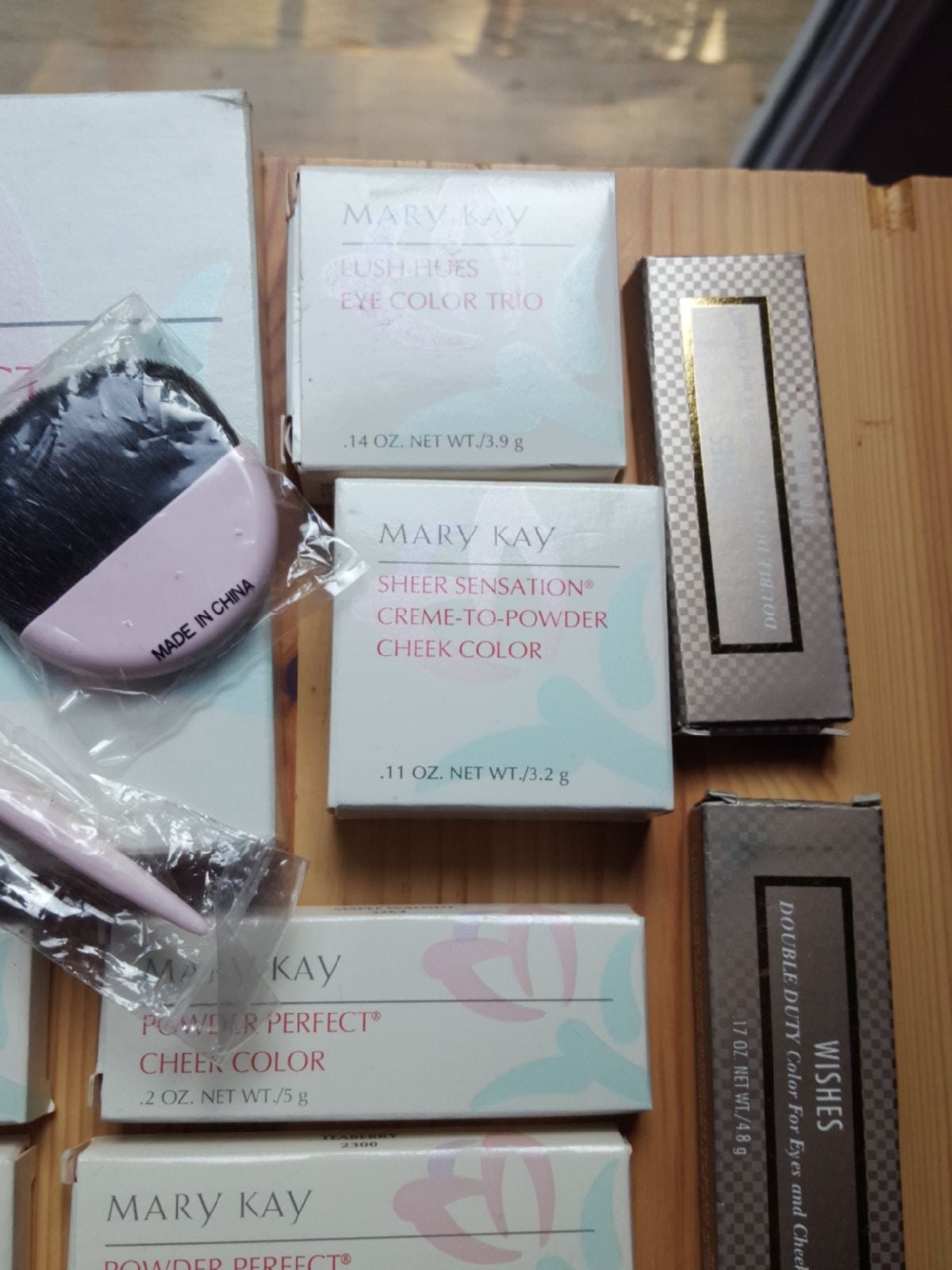 CUSTOM COMPACT & GLAMOUR, MARY KAY - detail