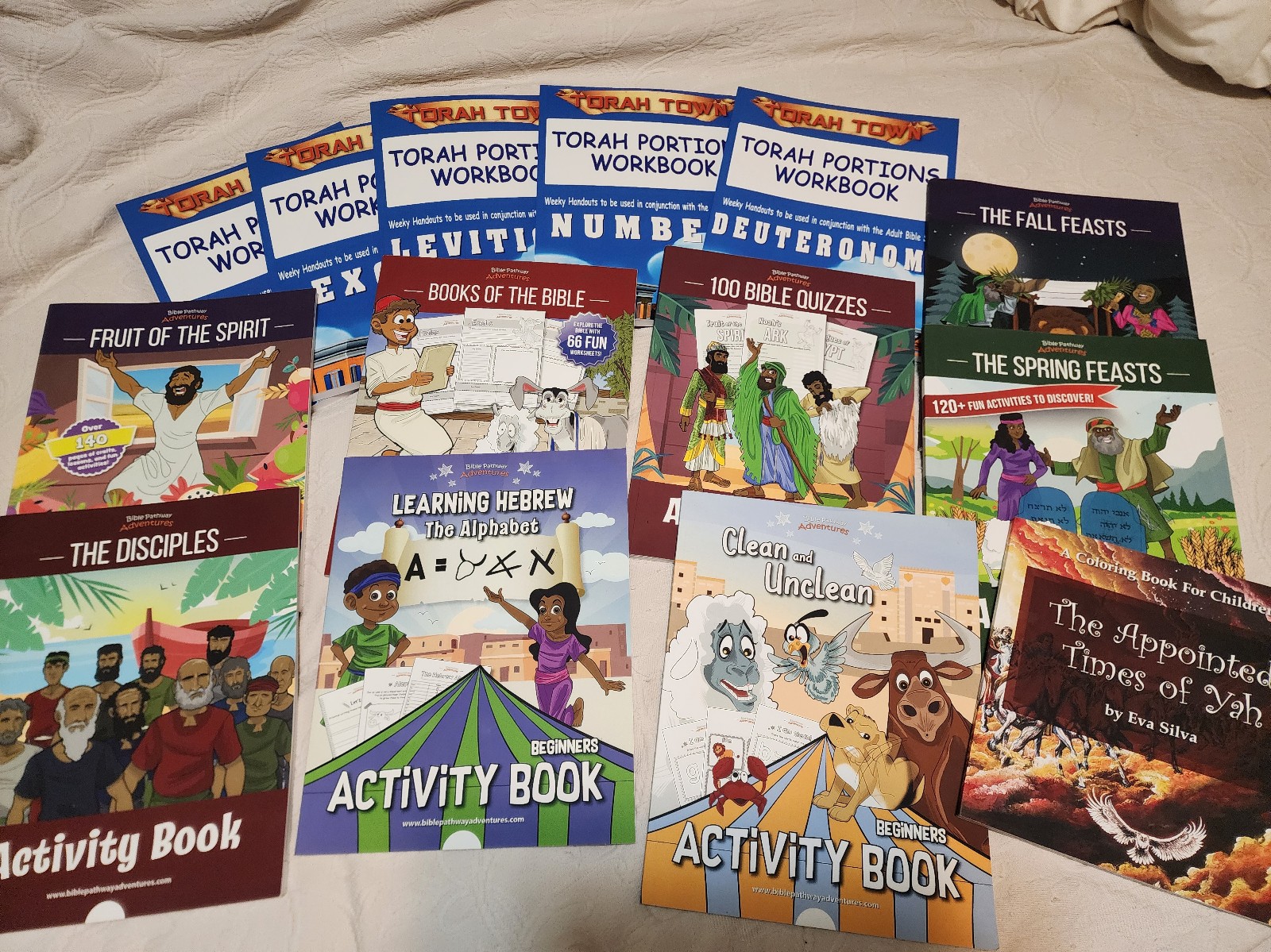 Torah learning books bundle NEW