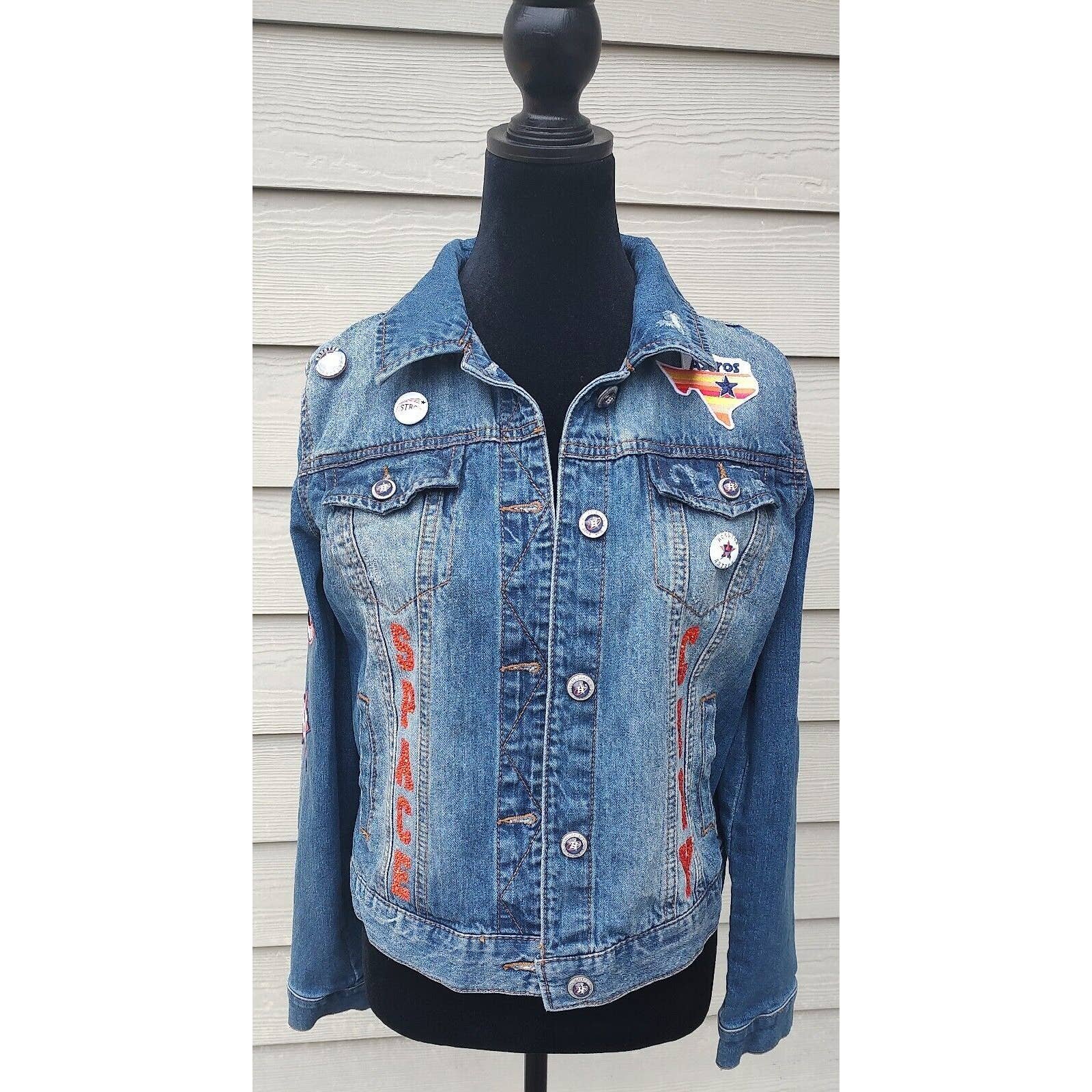 Astros Custom Denim Jacket Juniors Medium w/ patches & pins Jean Jacket