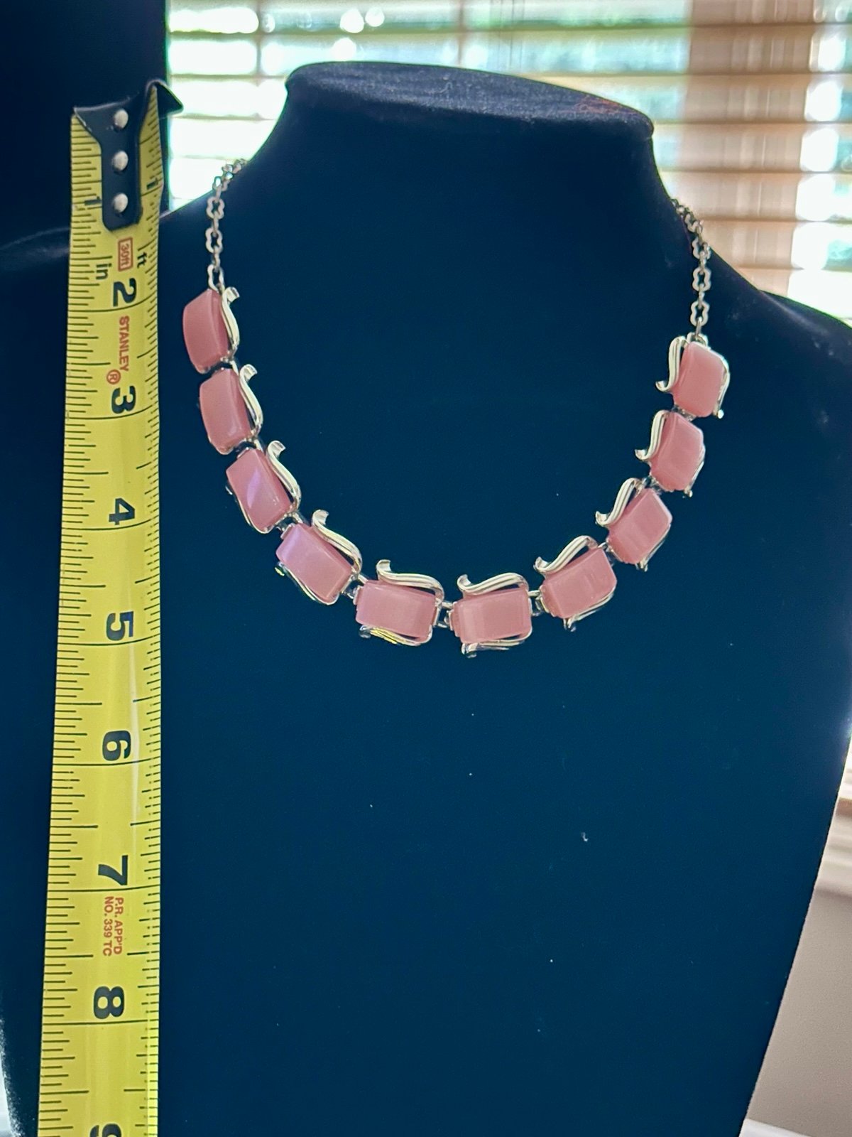 VINTAGE CHOKER CORAL COLOR GOLD PLATED chain glows