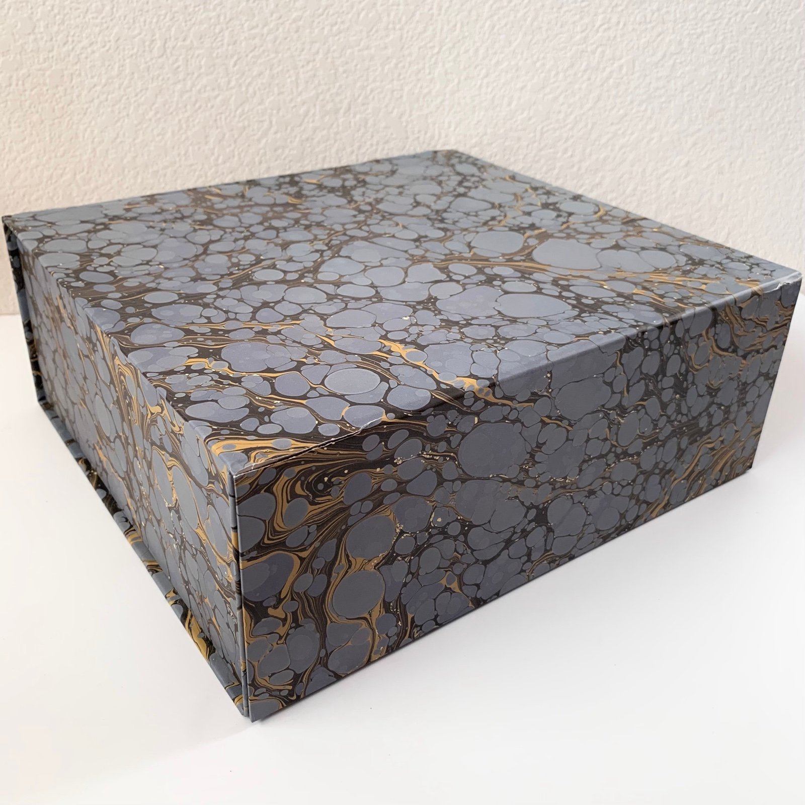 Large luxury marbled box magnetic closure