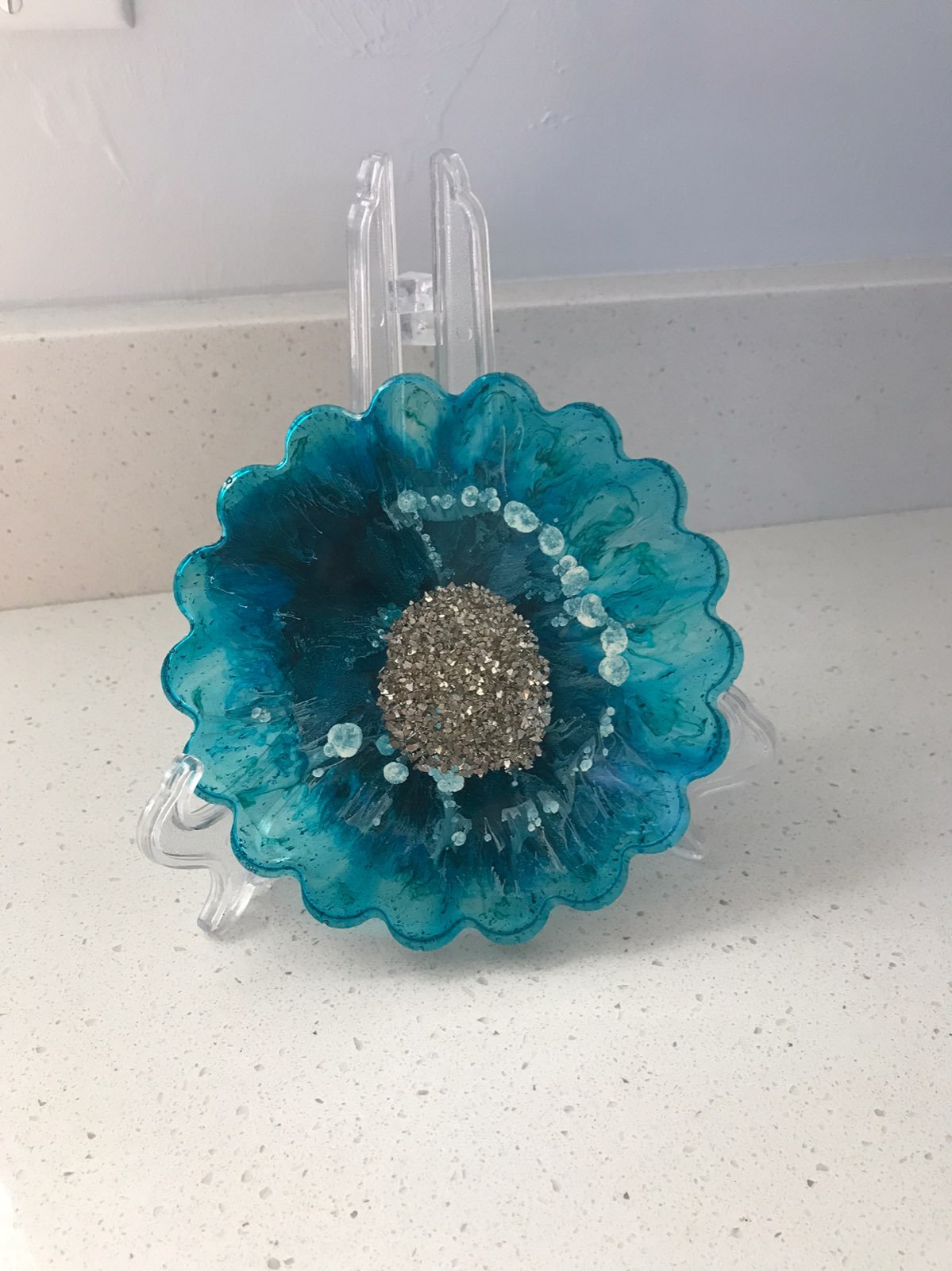 Resin piece