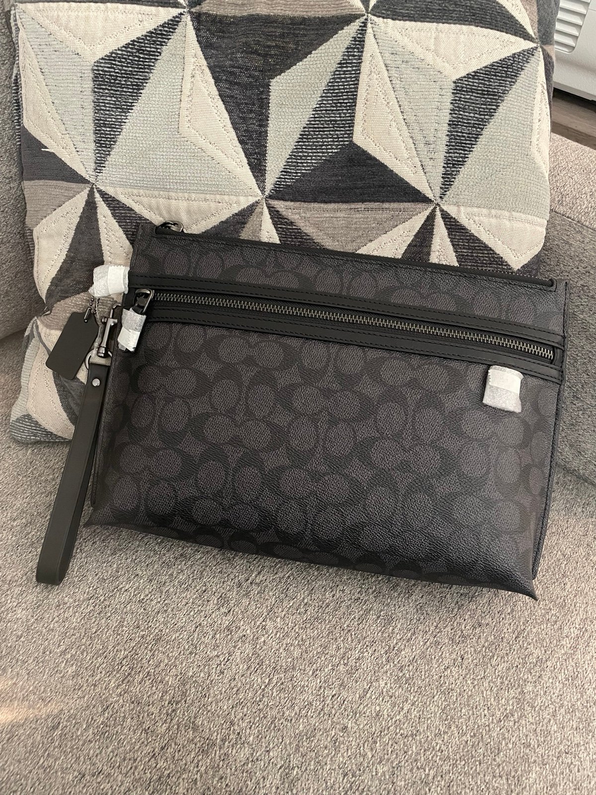 Coach Carry All Pouch In Signature Canvas CY985