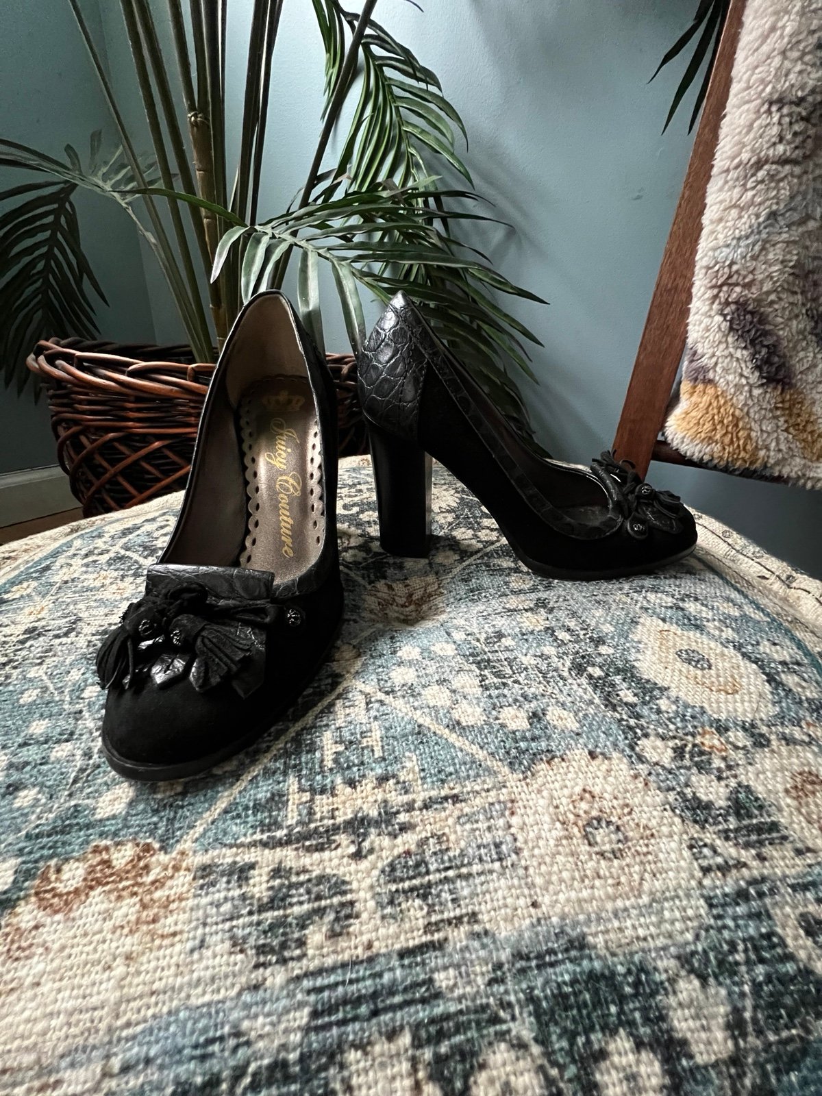 Juicy Couture May Suede & Leather Black Heels Size 6