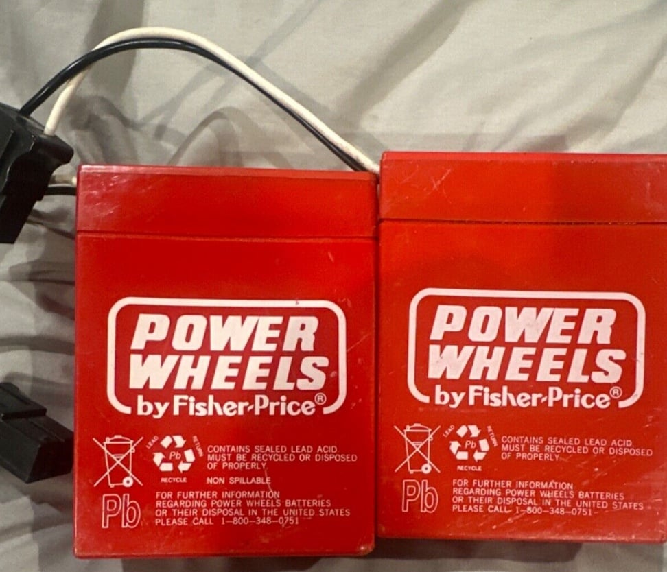 Power Wheels 00801-0712 2pc Pack Red Battery 6V Fisher Price Pre-Owned