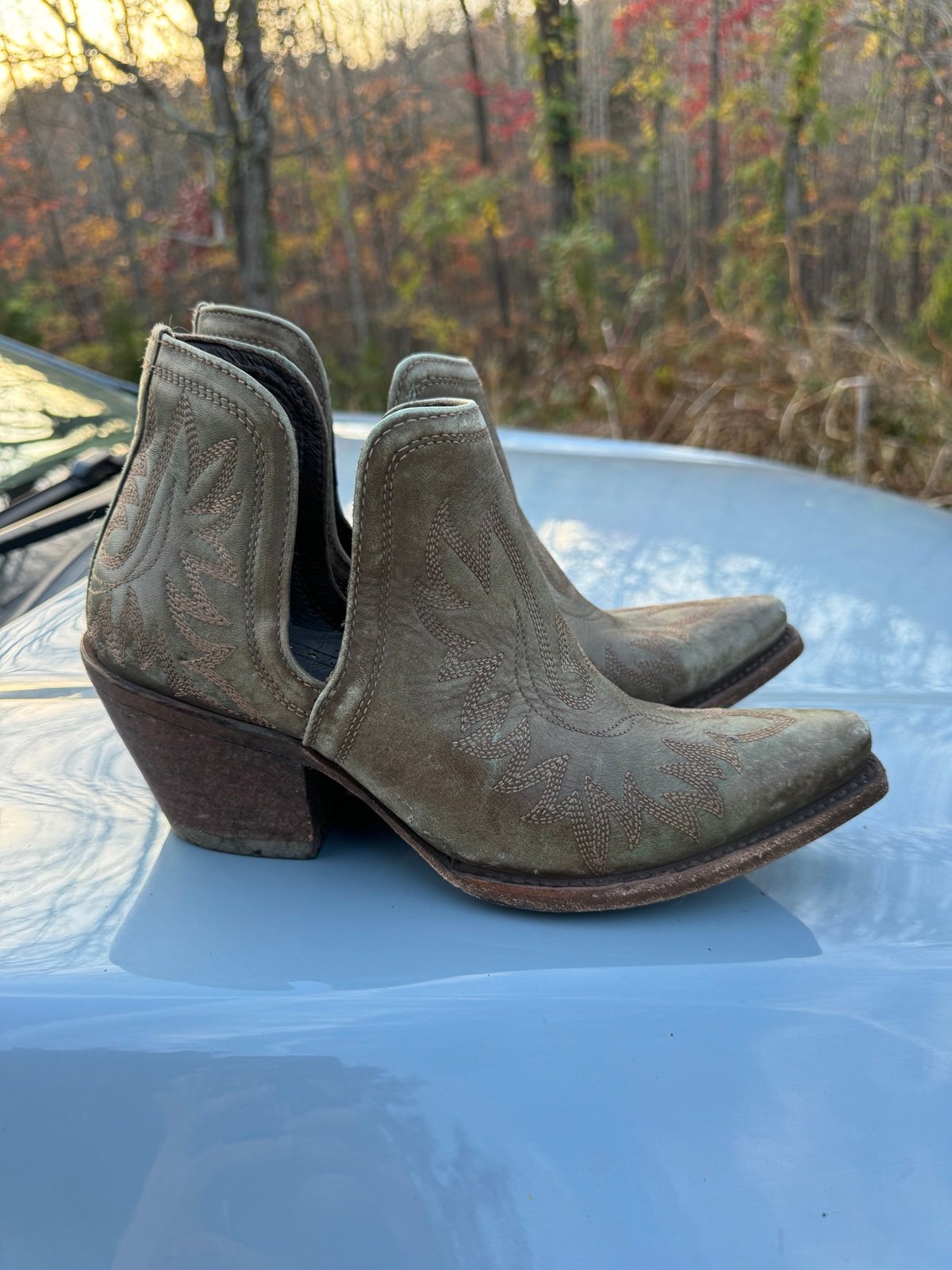 Ariat Dixon R Toe size 9.5 leather booties leather sole very nice