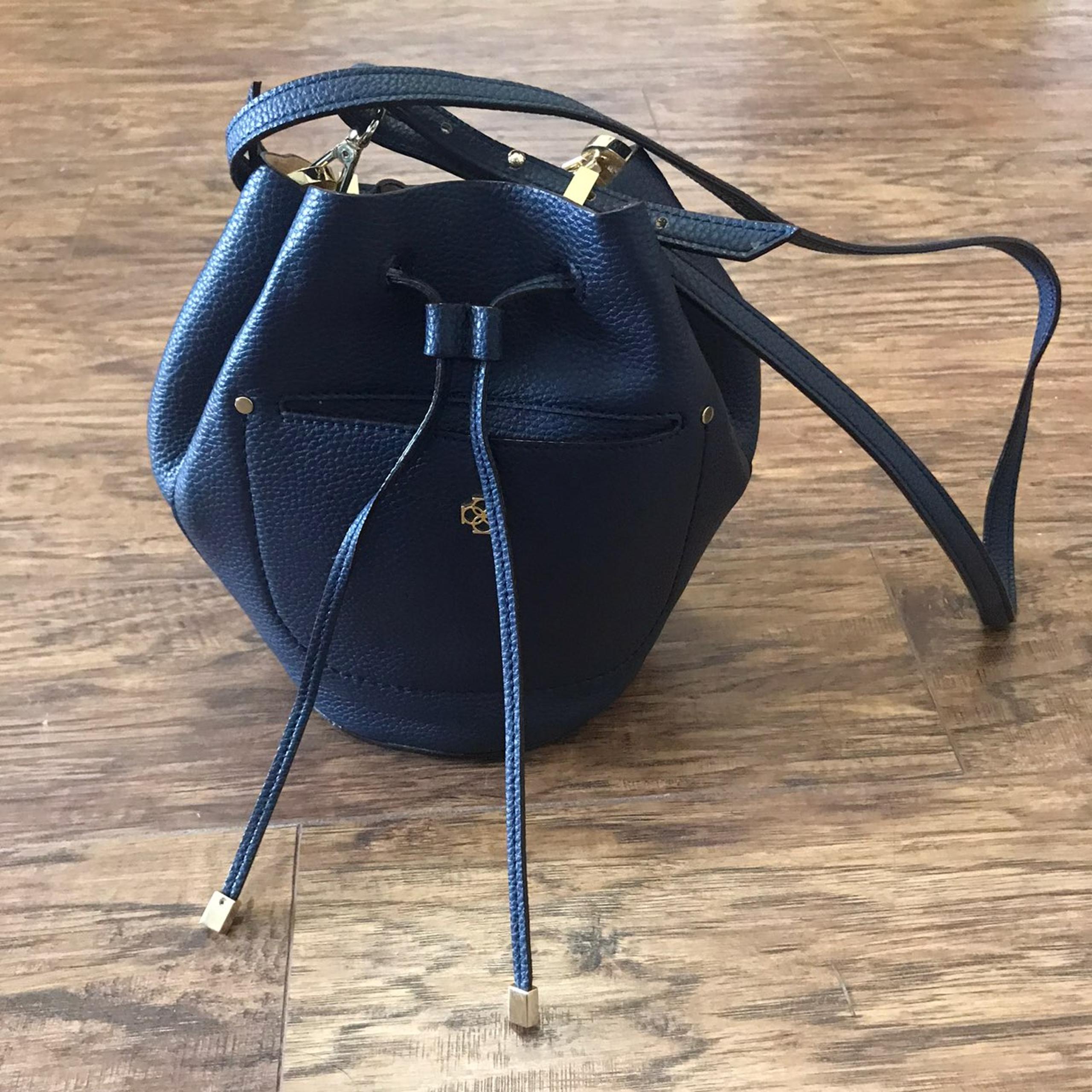 Ann taylor bucket bag