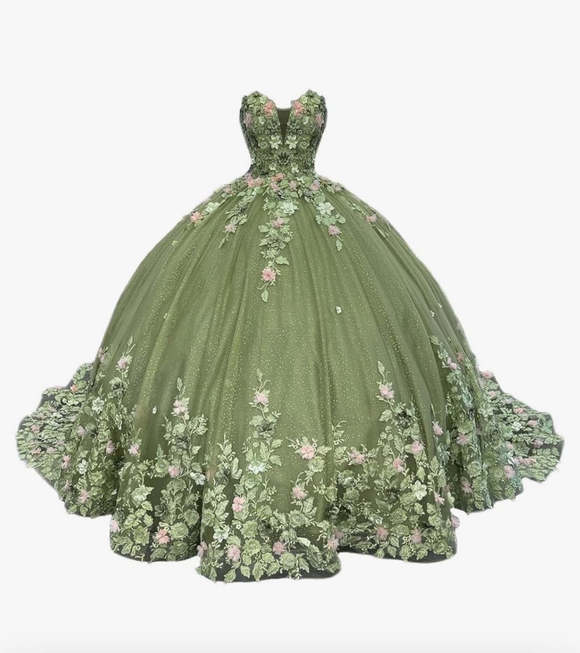 **Brilliant New Quinceañera Dress for Sale!**