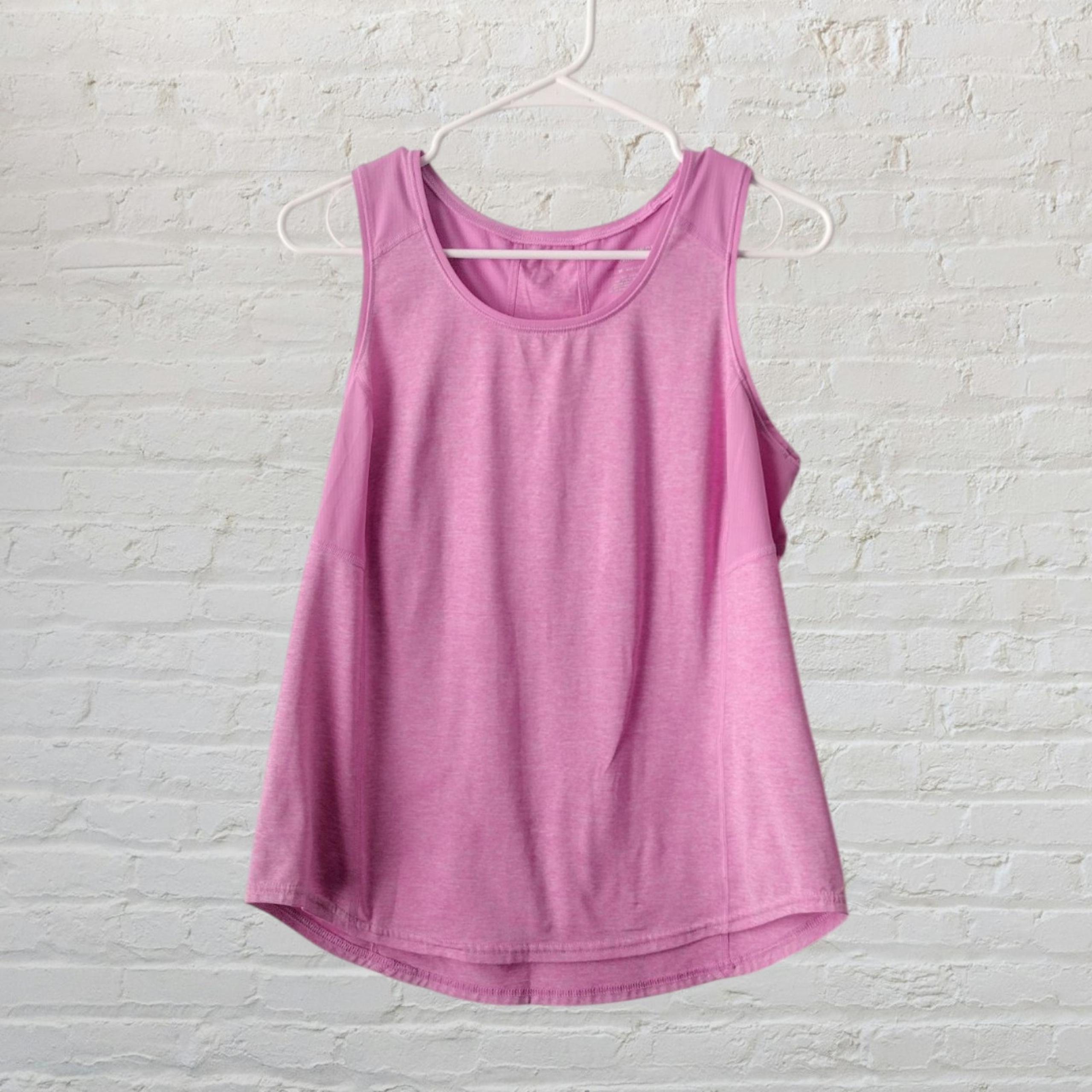 Tek Gear Women's Pink Athletic Tank Top Size Medium