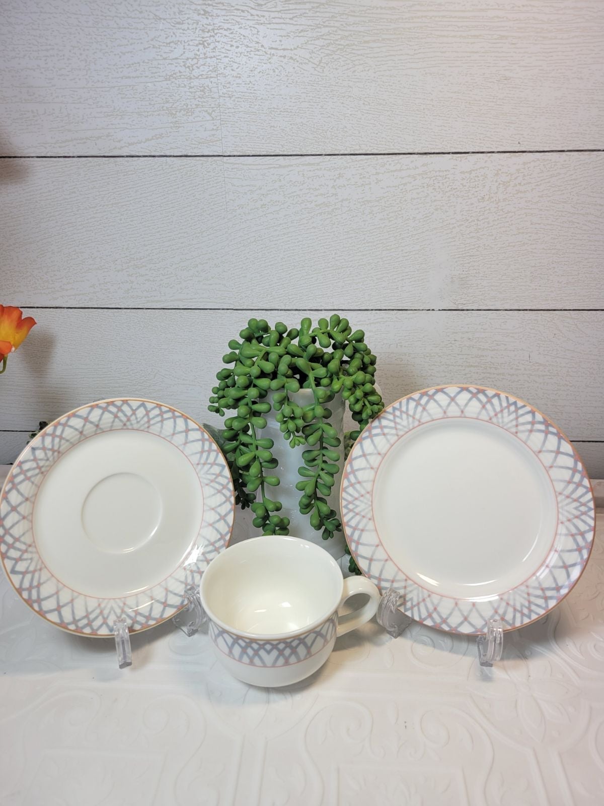 12 piece Villeroy & Boch Feria tea set