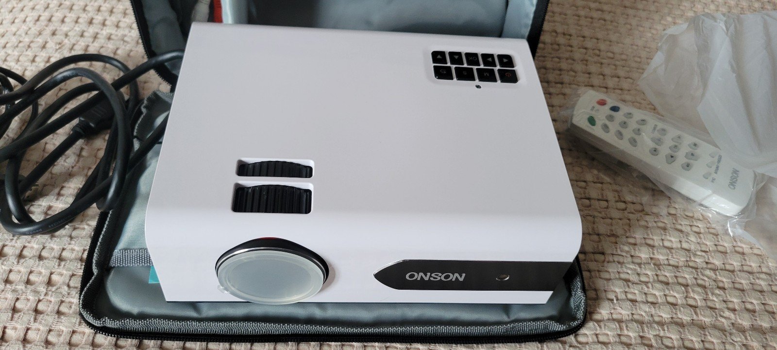 Mini Projector, portable movie projector