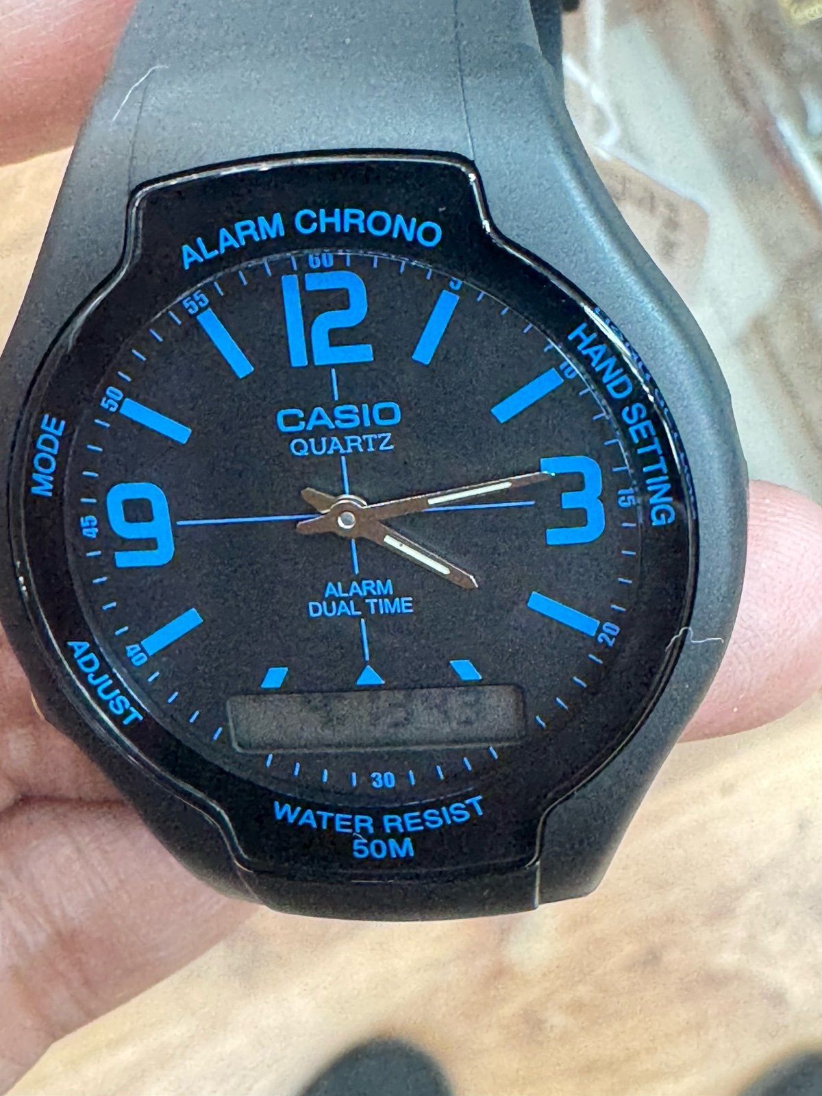 Casio Watch , 37 mm Diameter , Medium Size Fits 8 inches, Adjustable Band R