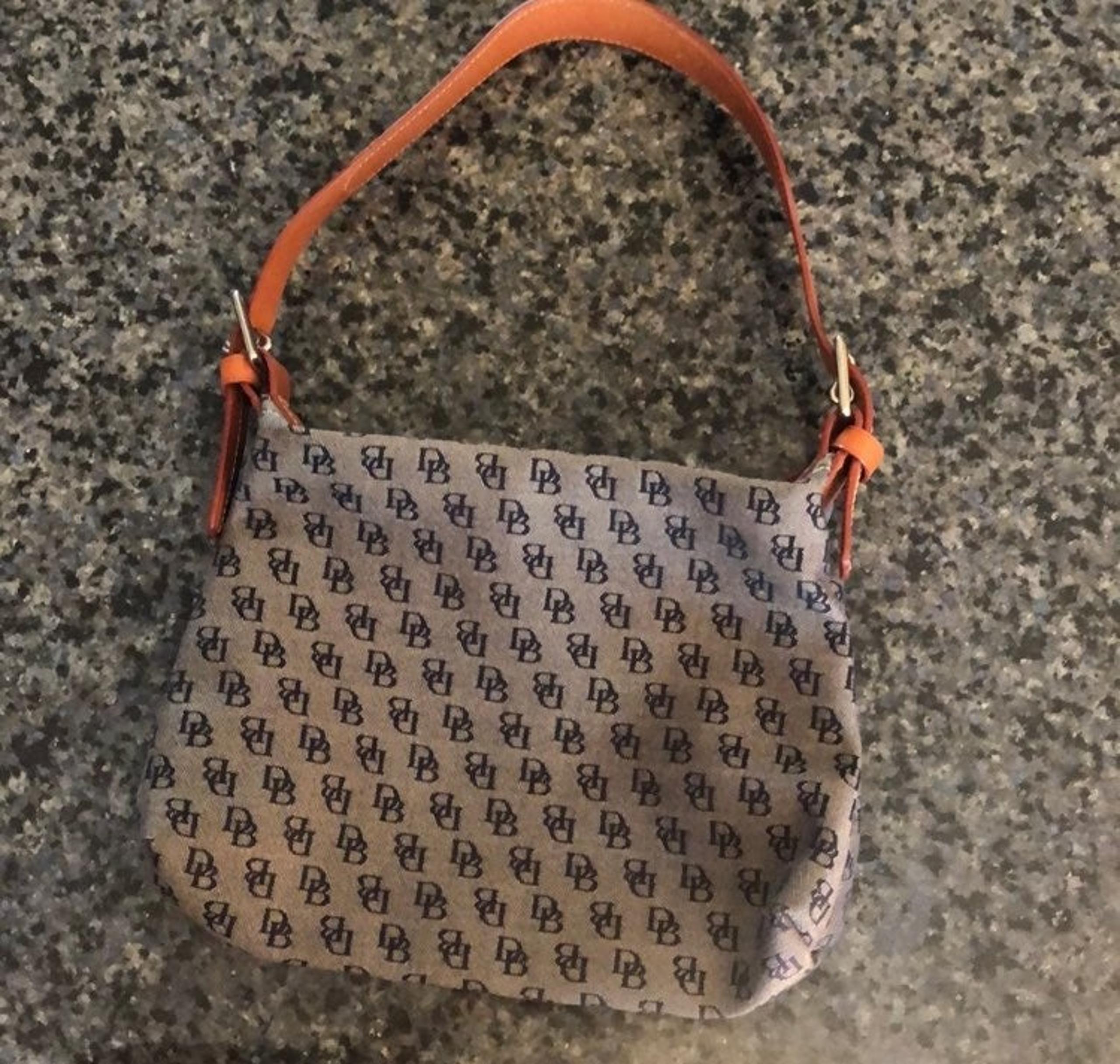 Vintage Dooney and Bourke handbag purse