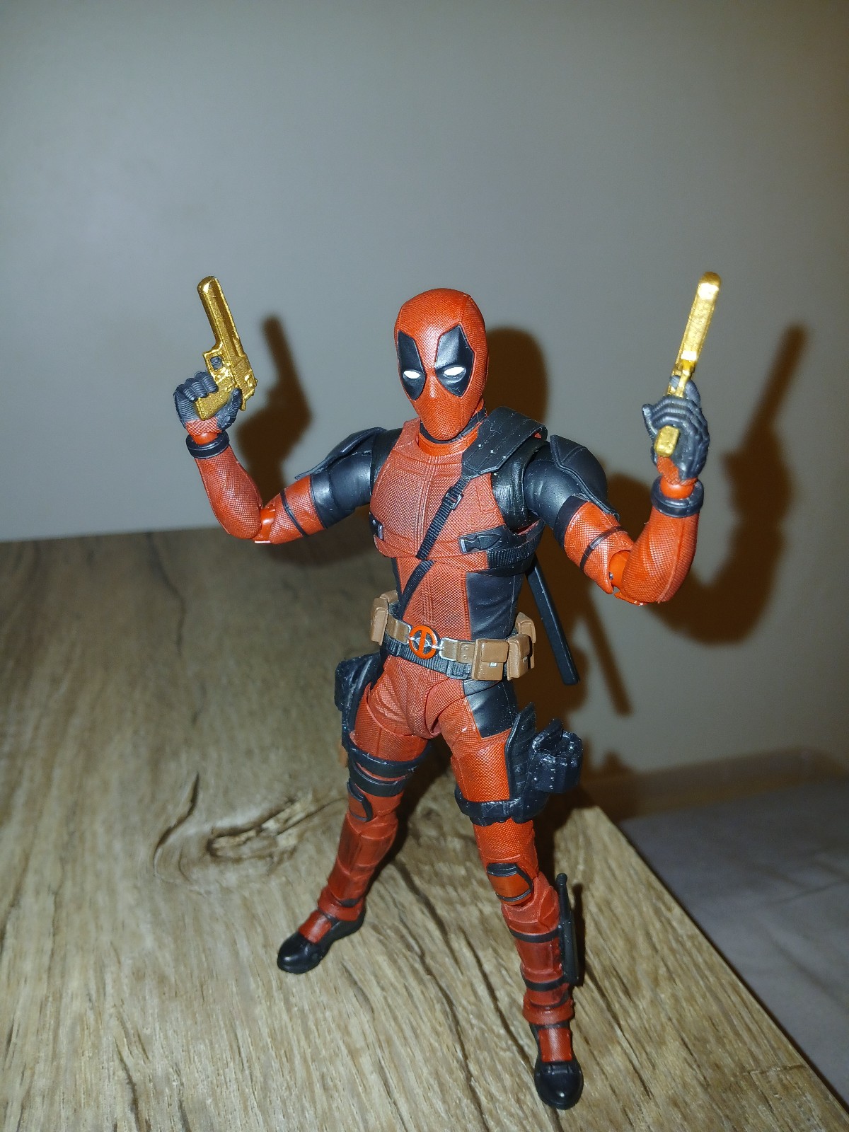 Sh figuarts first edition movie deadpool with custom gold guns and holster