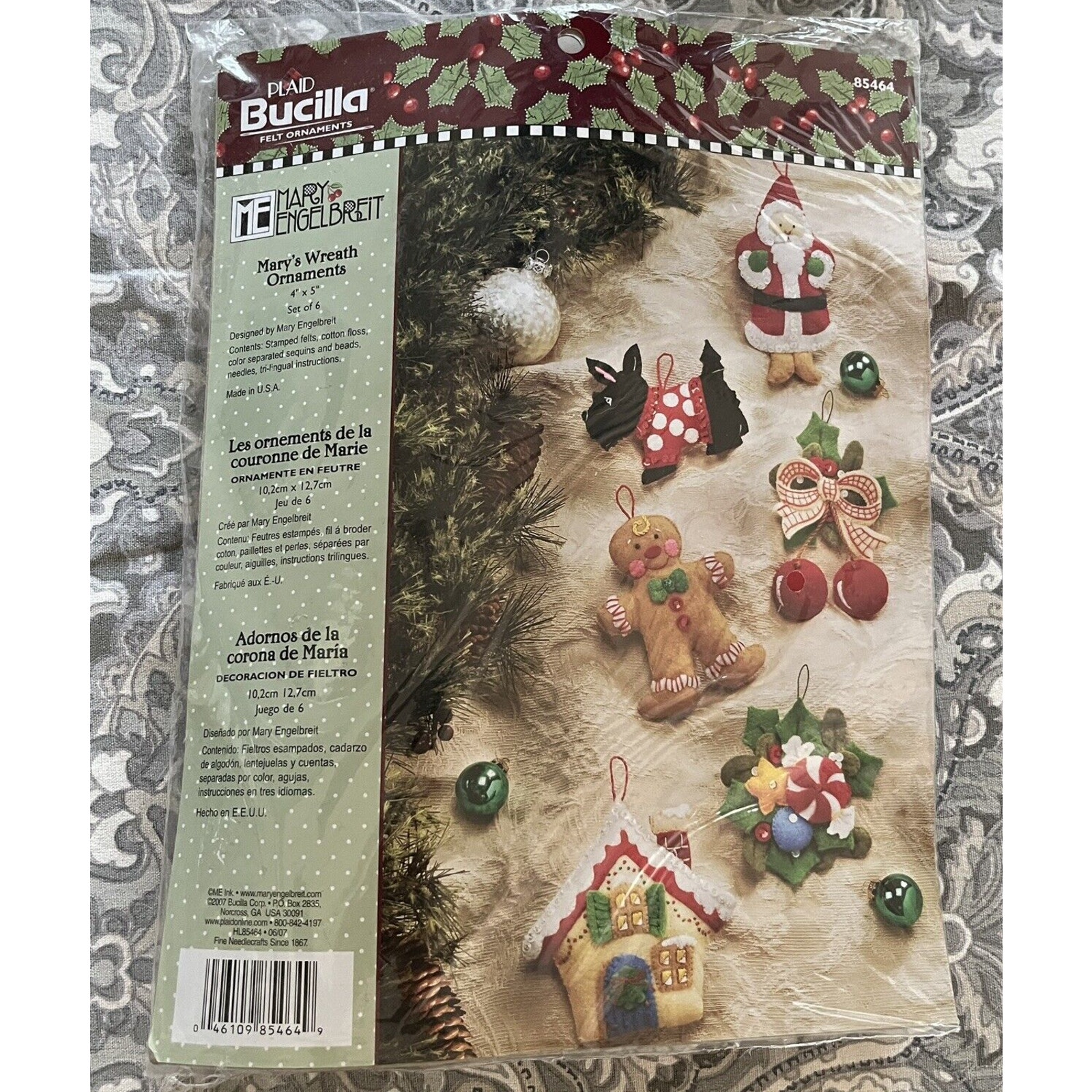 Bucilla Felt Ornaments Kit Mary Engelbreit Mary's Wreath Ornaments #85464 NEW
