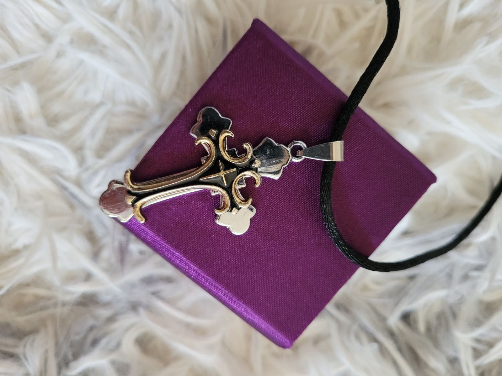 *sale* men cross necklace