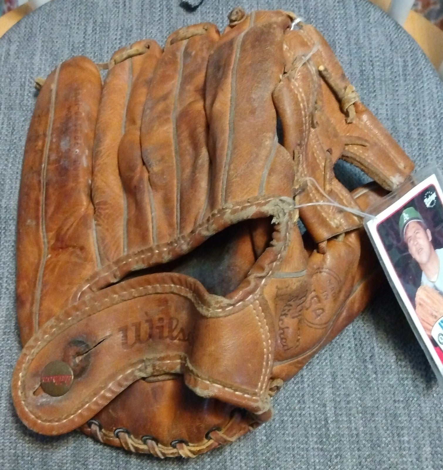 Vintage Wilson A2965 Jim Catfish Hunter Baseball Glove