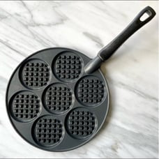 Nordic Ware•Silver Dollar Waffle Griddle w/ Handle•Make (7), 3”Waffles at Once!