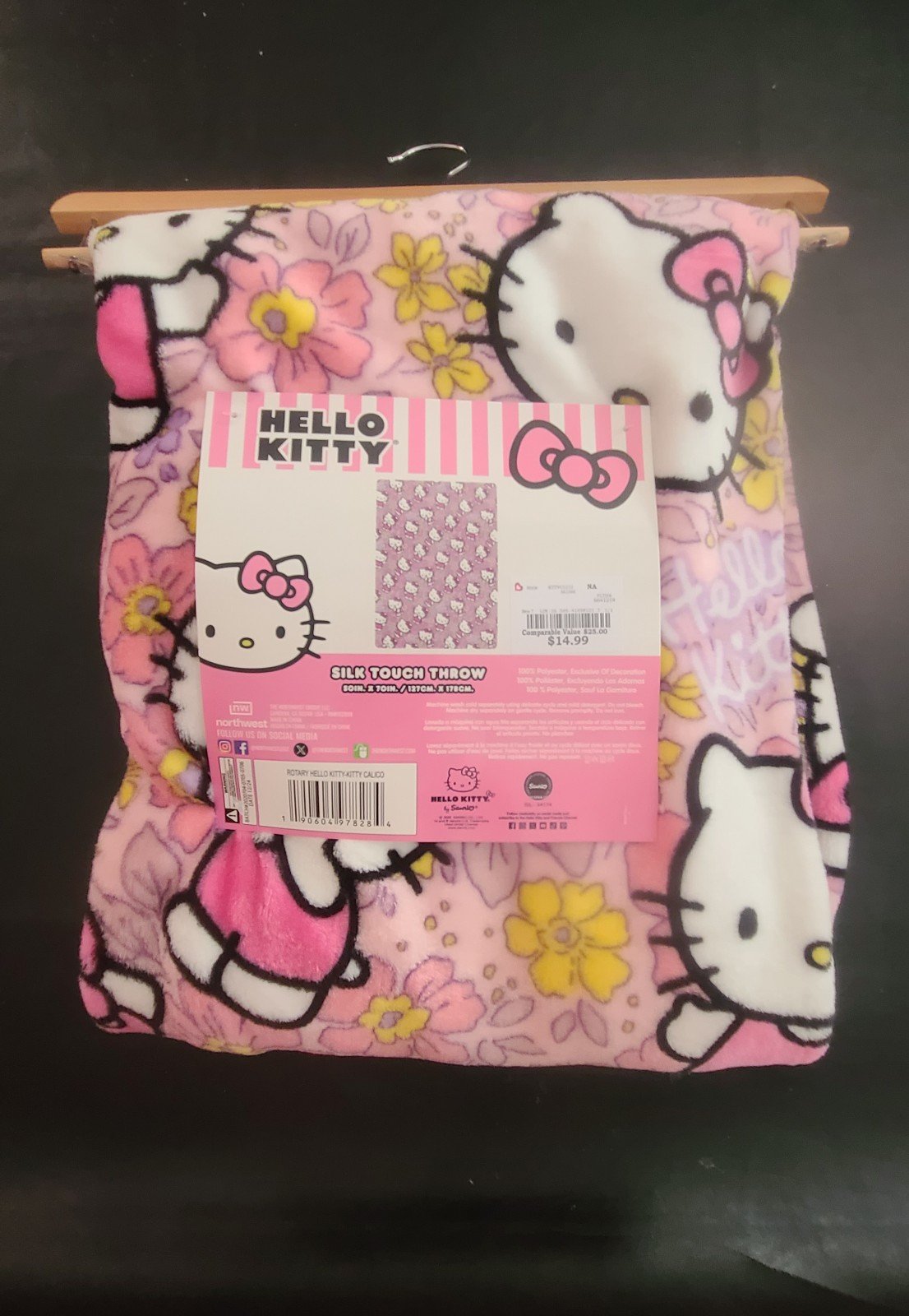 Hello kitty throw
