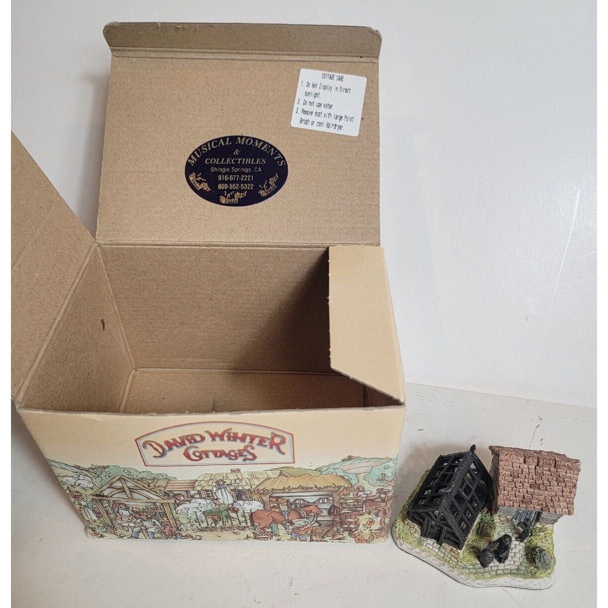 THE SHIRES by Gloucestershire Greenhouse by David Winter Handmade Vintage 1990s