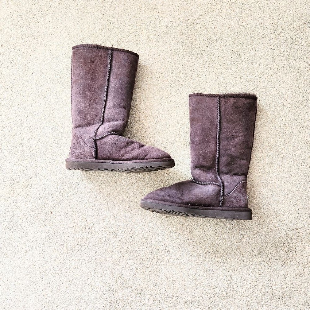 UGG Classic Tall Sherpa Lined Boots, Women's 6, Chocolate Brown