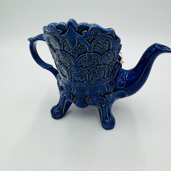 Vtg Cardew Blue Garden Real Old Willow Chair Teapot 1998 Porcelain - detail