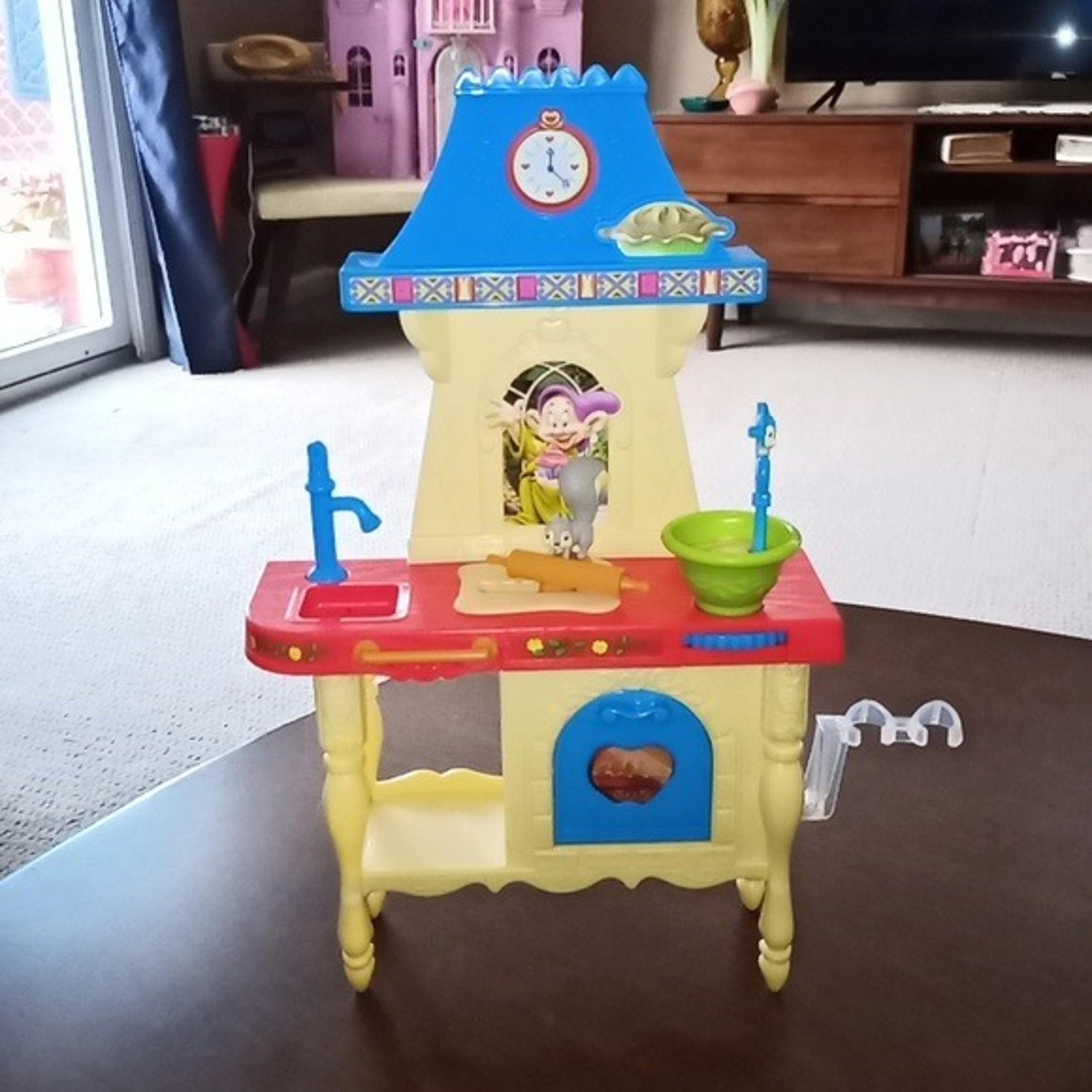 Hasbro Disney Princess Snow White Stir n Bake Kitchen Playset 4 Barbie Size Doll