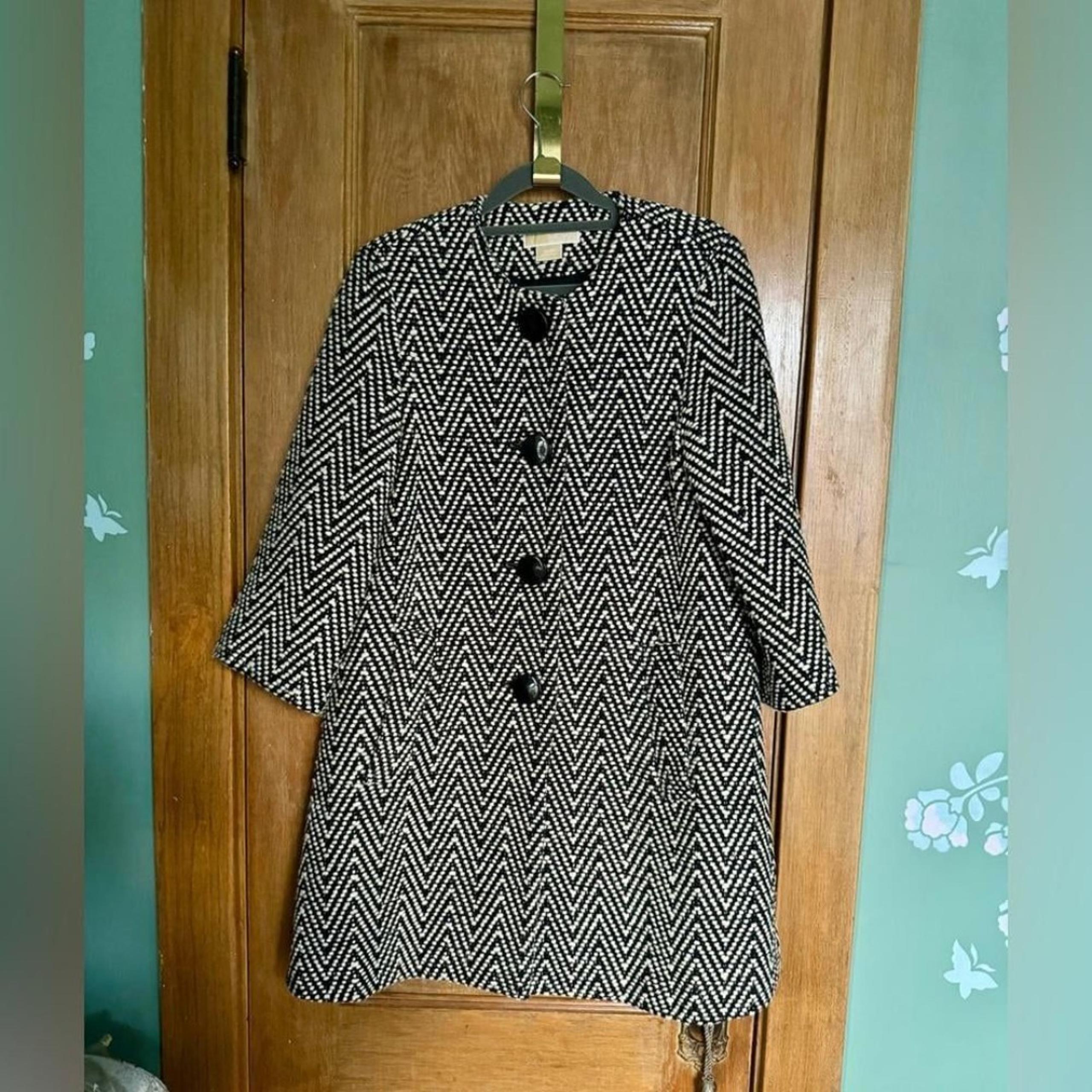 Michael kors black and white peacoat