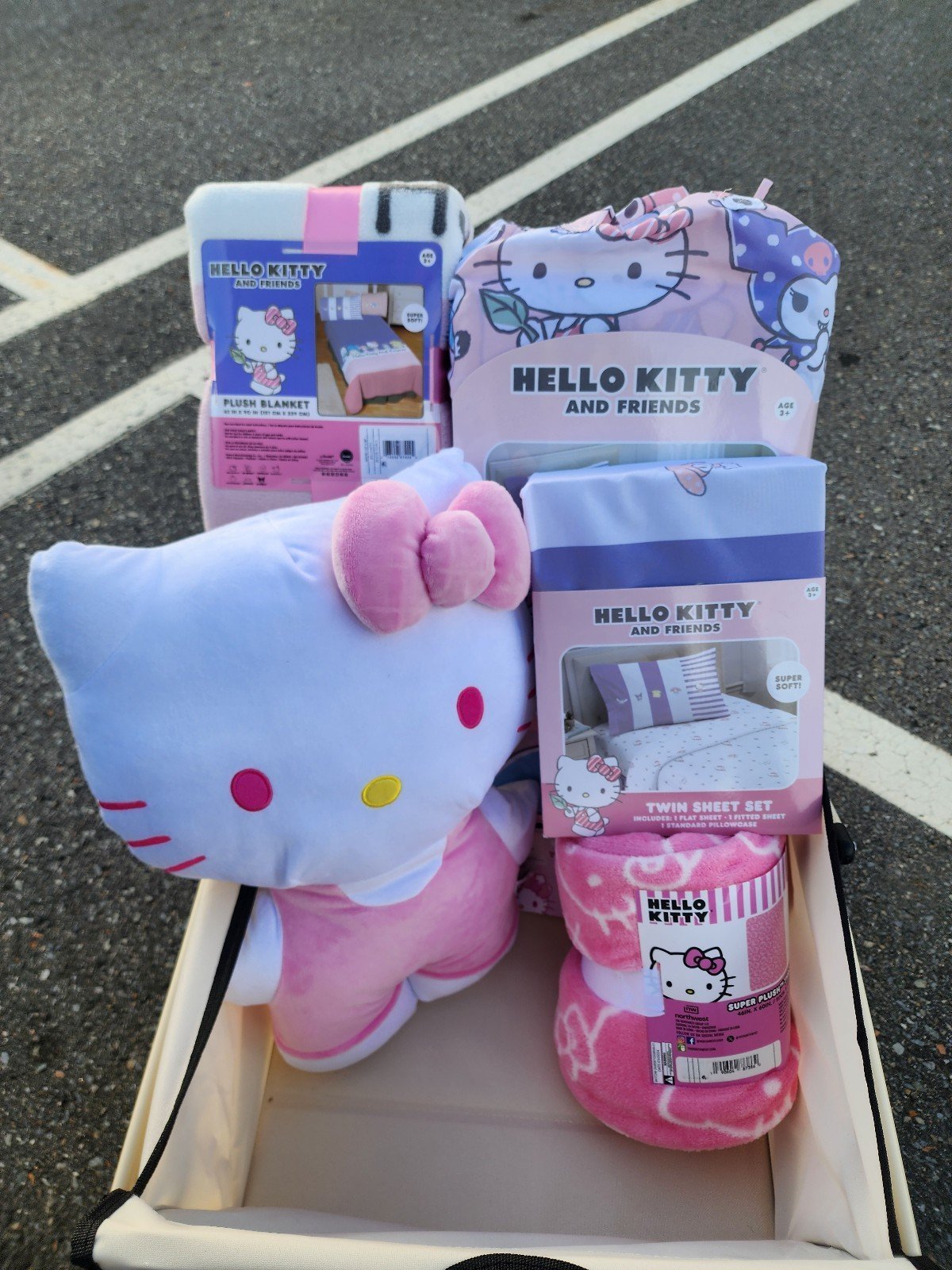 Hello Kitty Complete Bedding Set + Plush