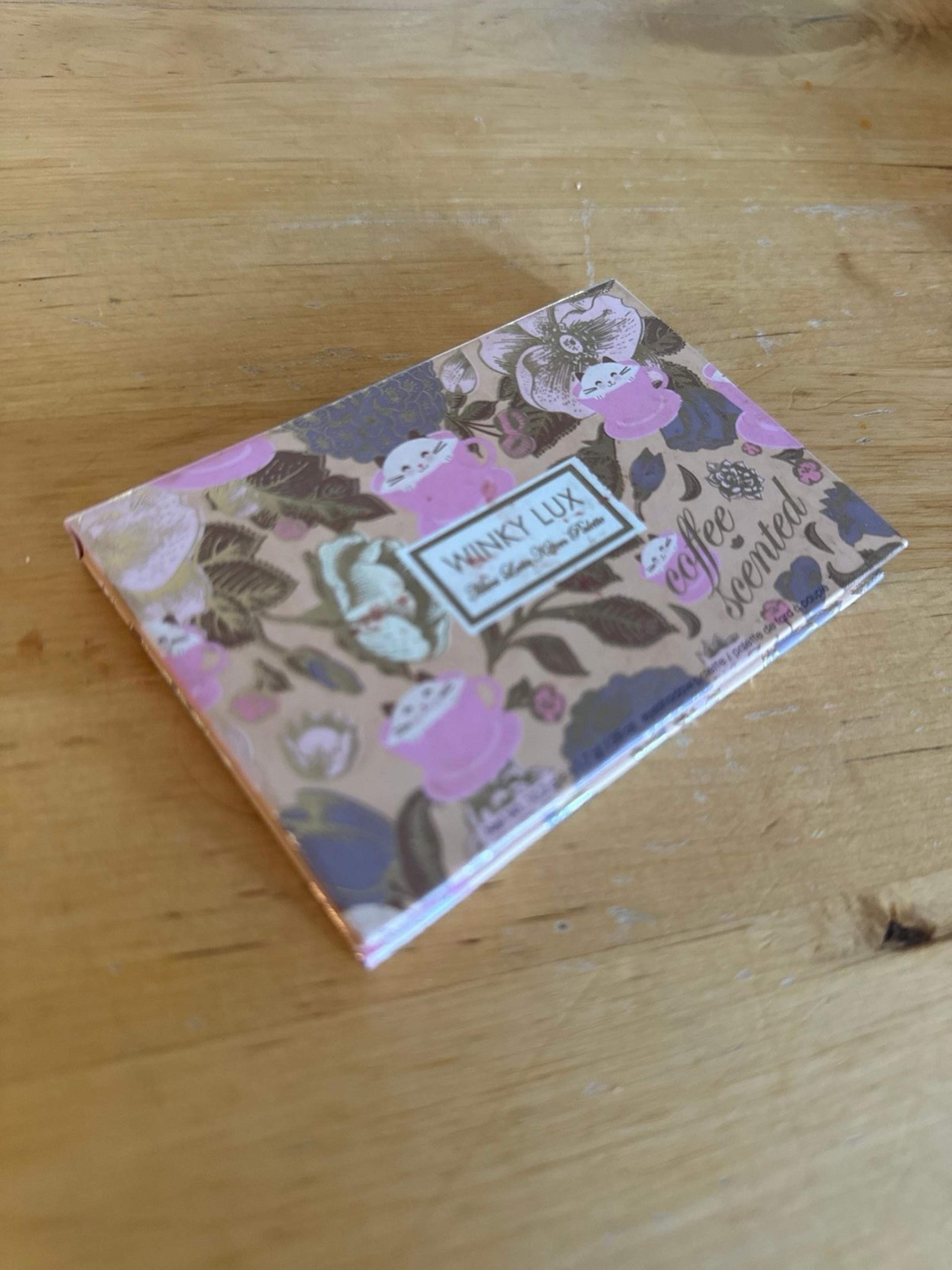 Winky Lux Mini Latte Kitten Palette