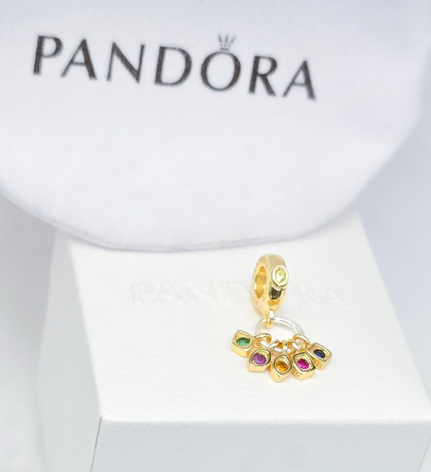 Pandora // Marvel // The Avengers // Infinity Stones Dangle Charm